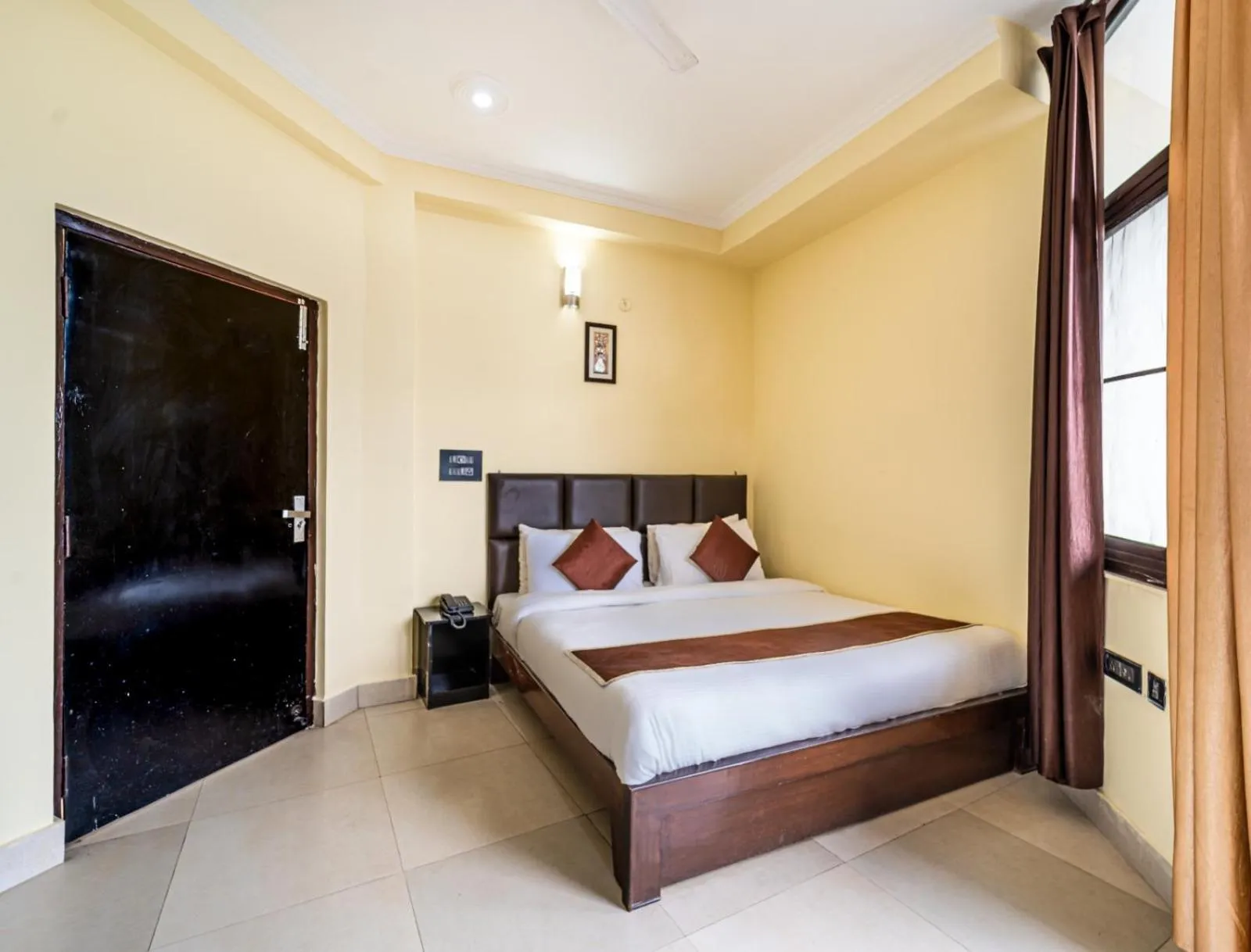 Bed in Flutter Hotels & Resort