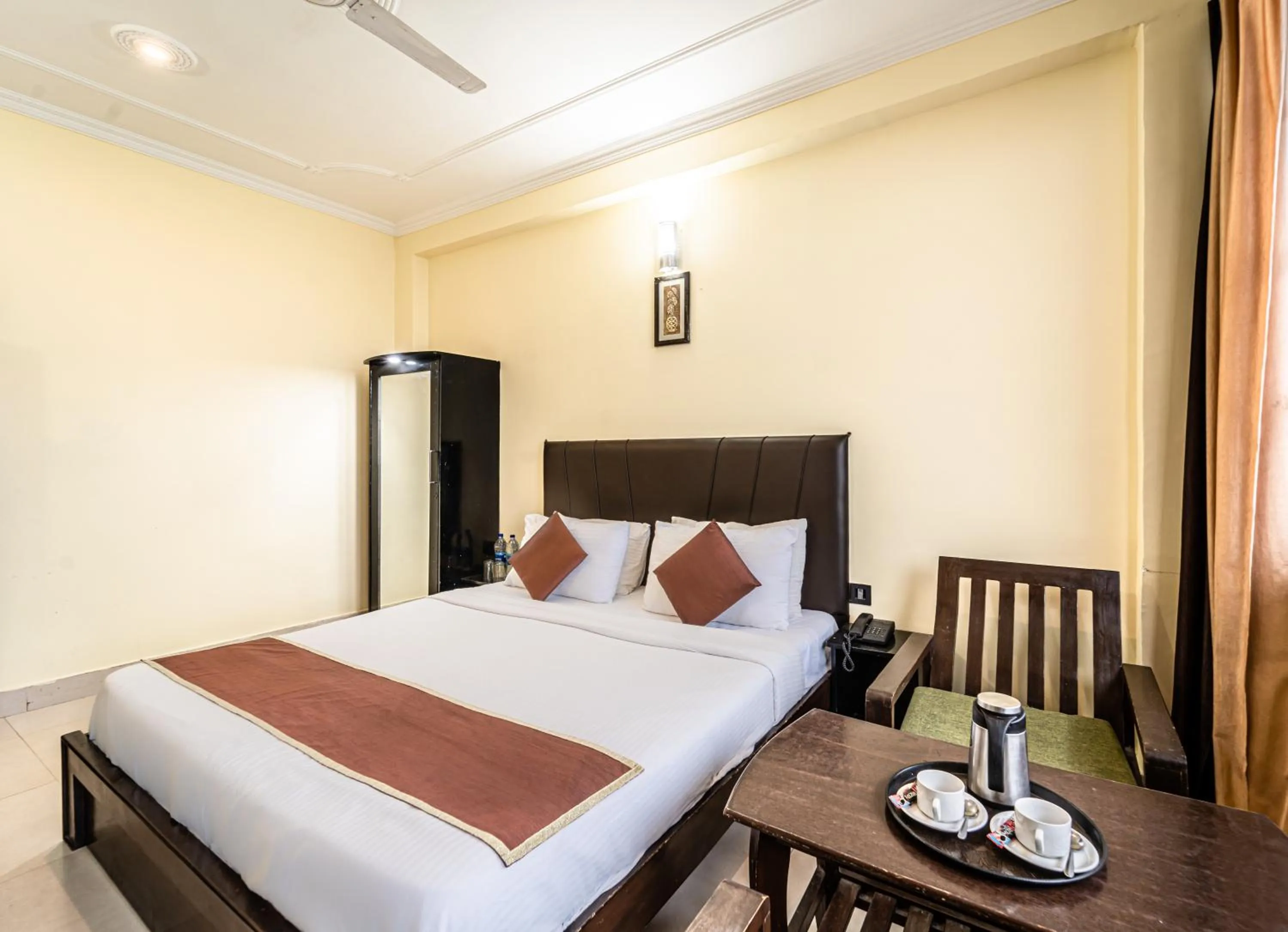 Bed in Flutter Hotels & Resort