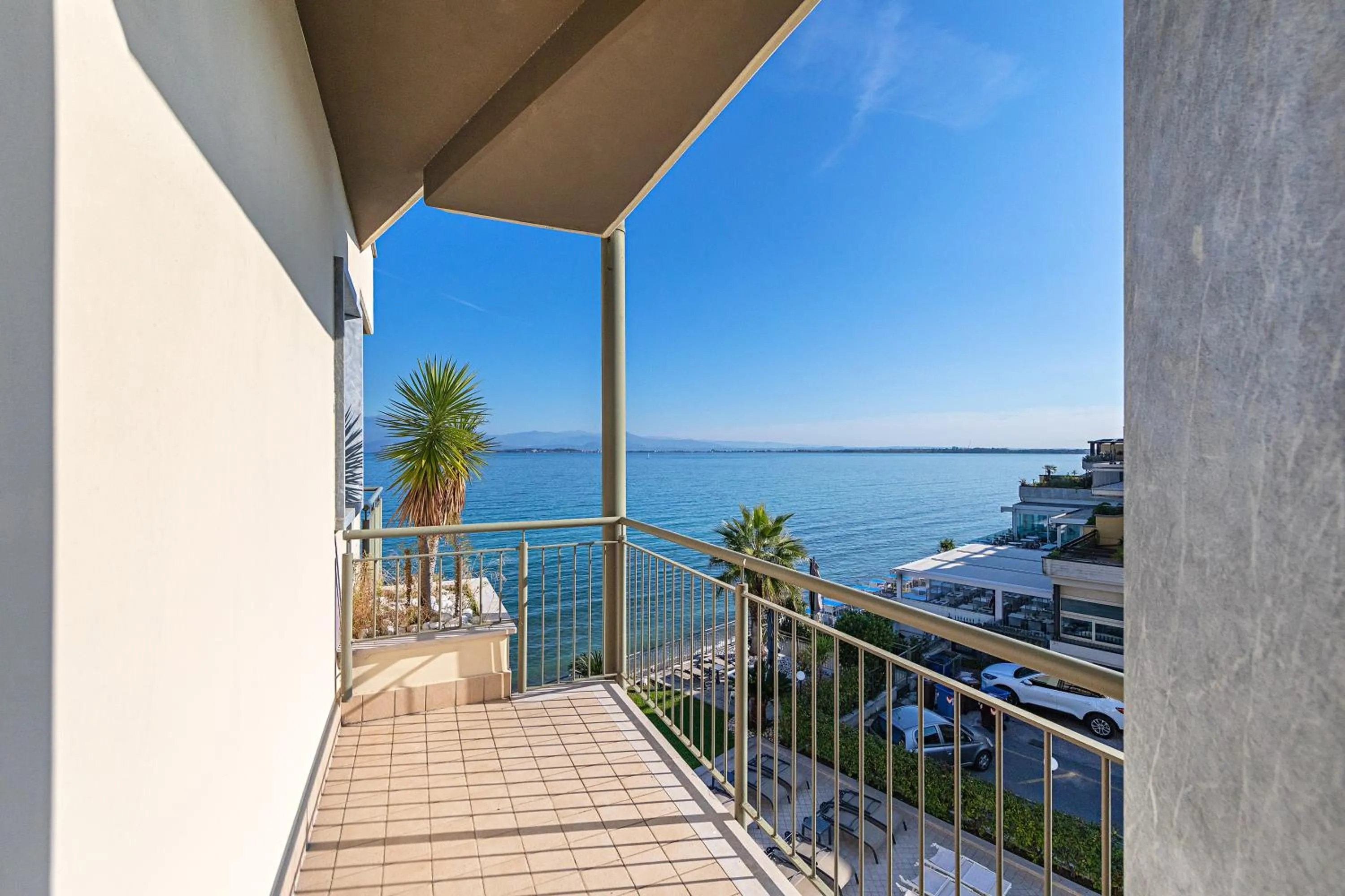 Balcony/Terrace in Residenza Miralago by Wonderful Italy
