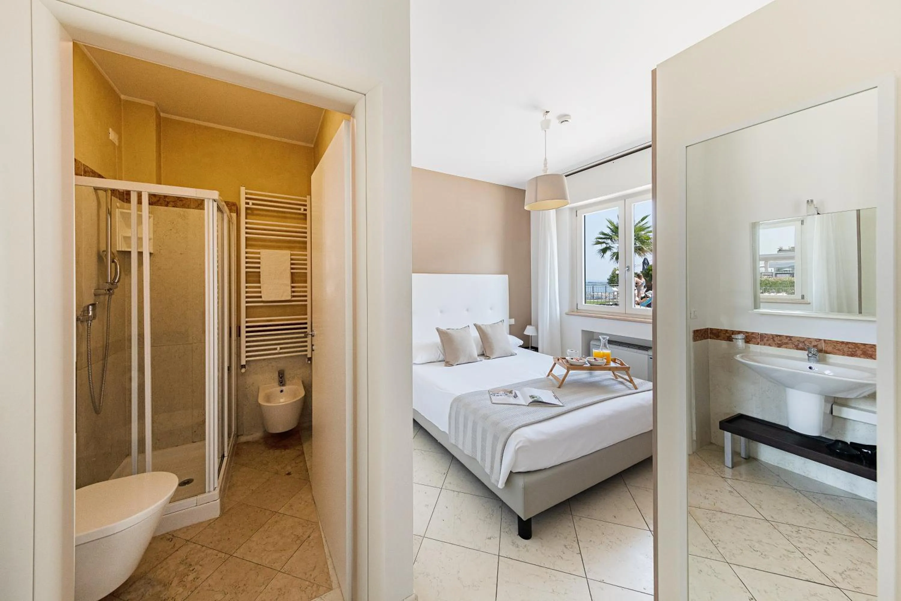 Shower, Bed in Residenza Miralago by Wonderful Italy