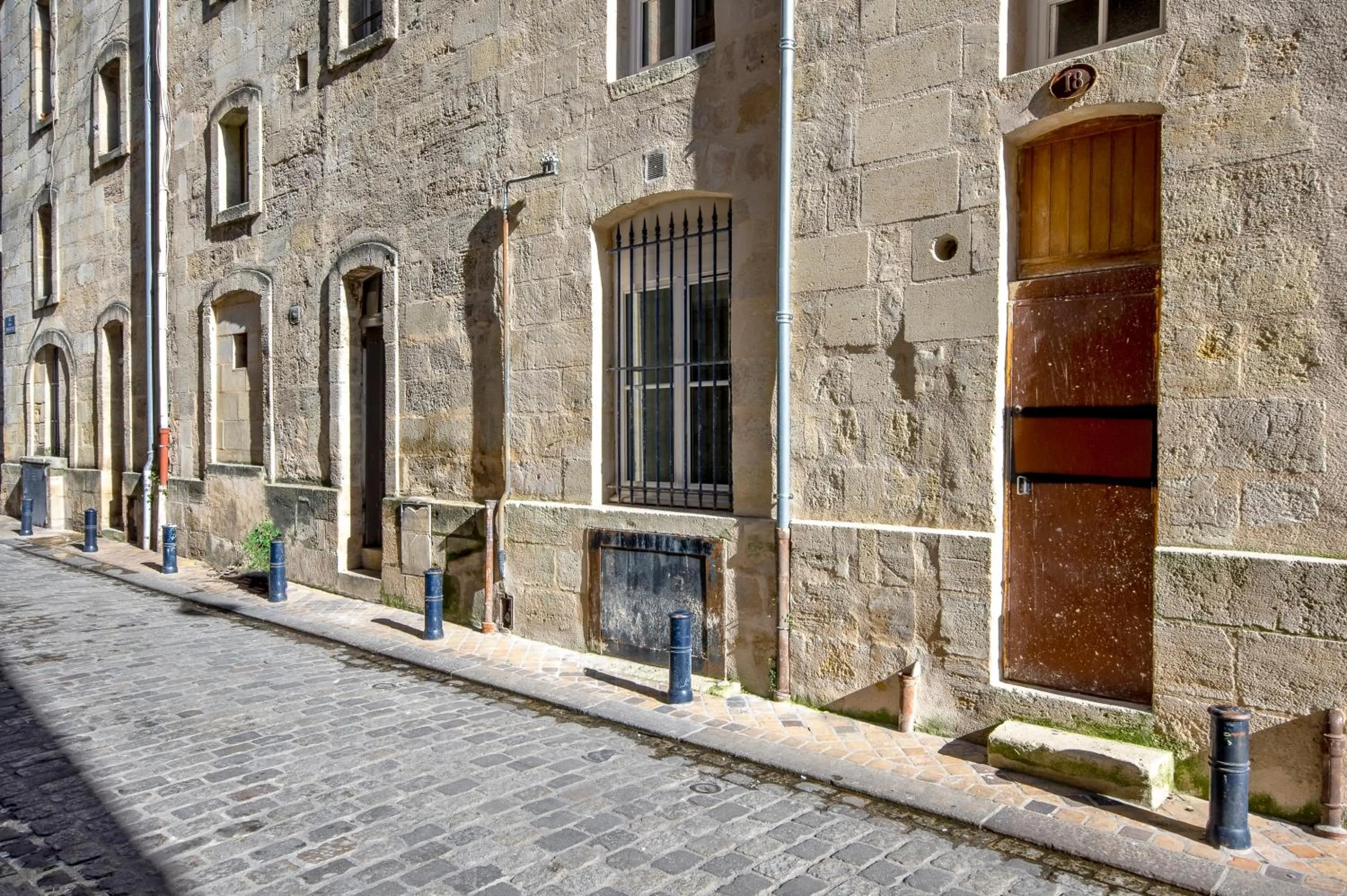Property building in Les Secrets de Bacchus