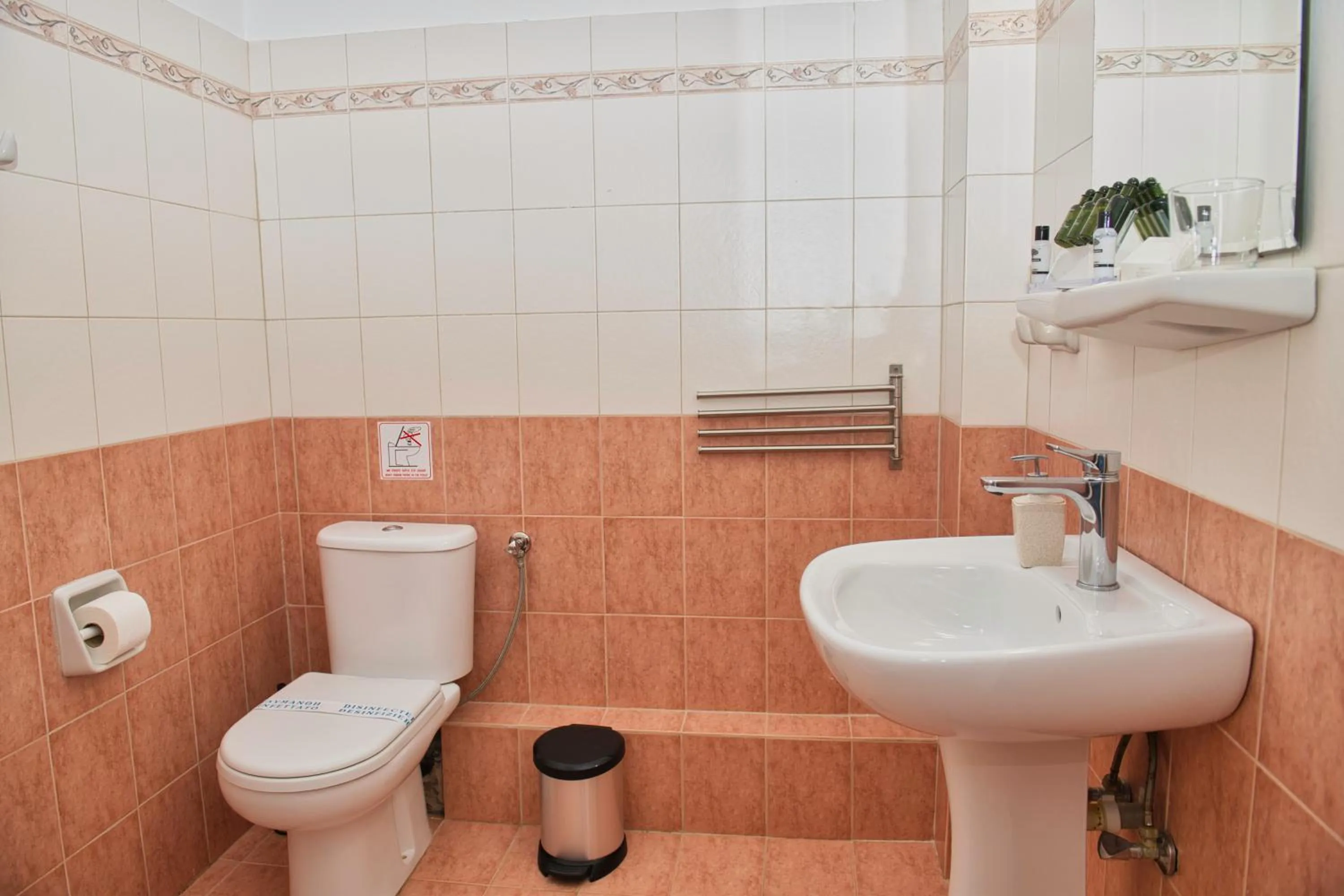 Bathroom in The Last Sunbeam - Adults Only