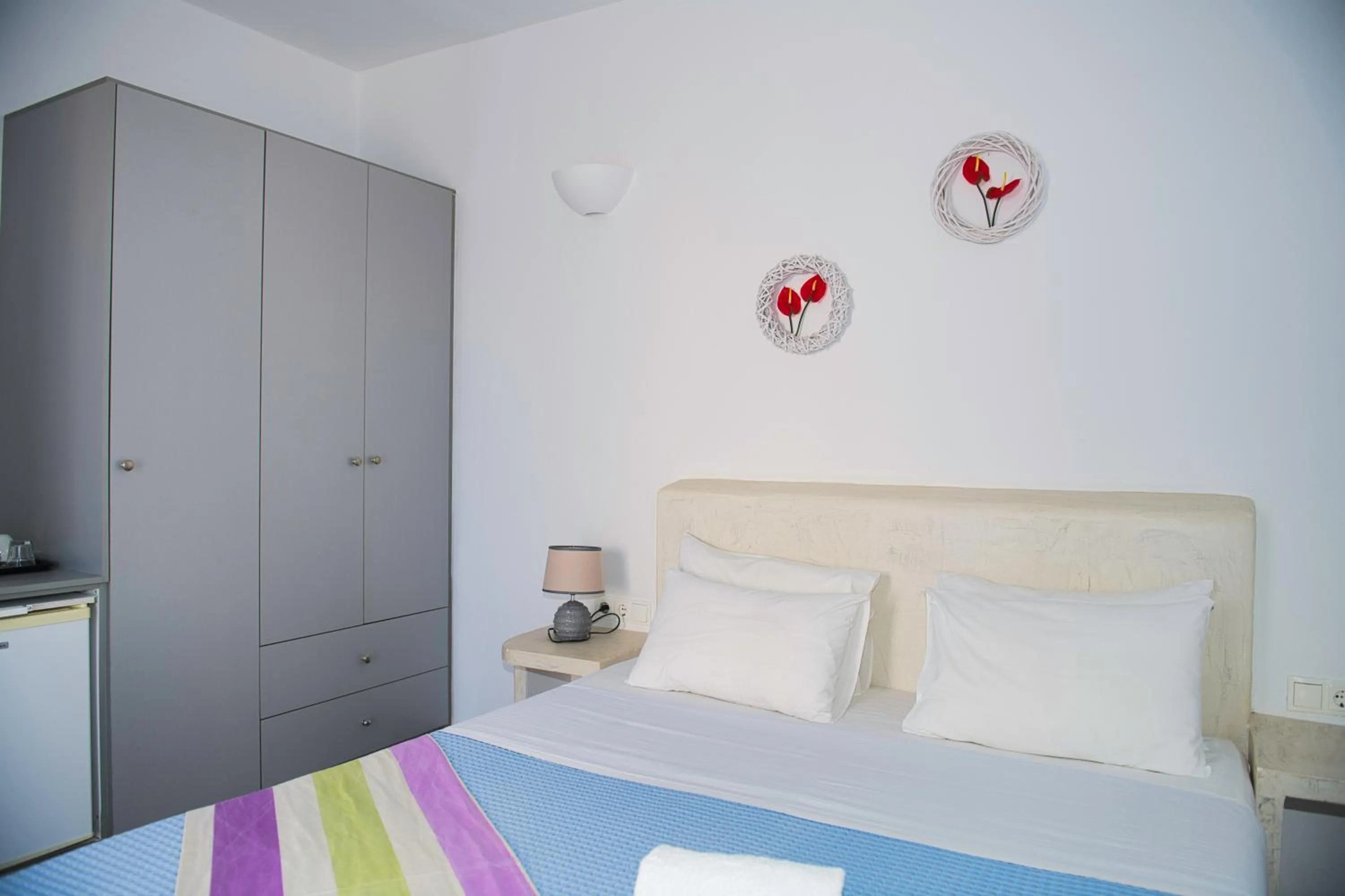 wardrobe, Bed in The Last Sunbeam - Adults Only