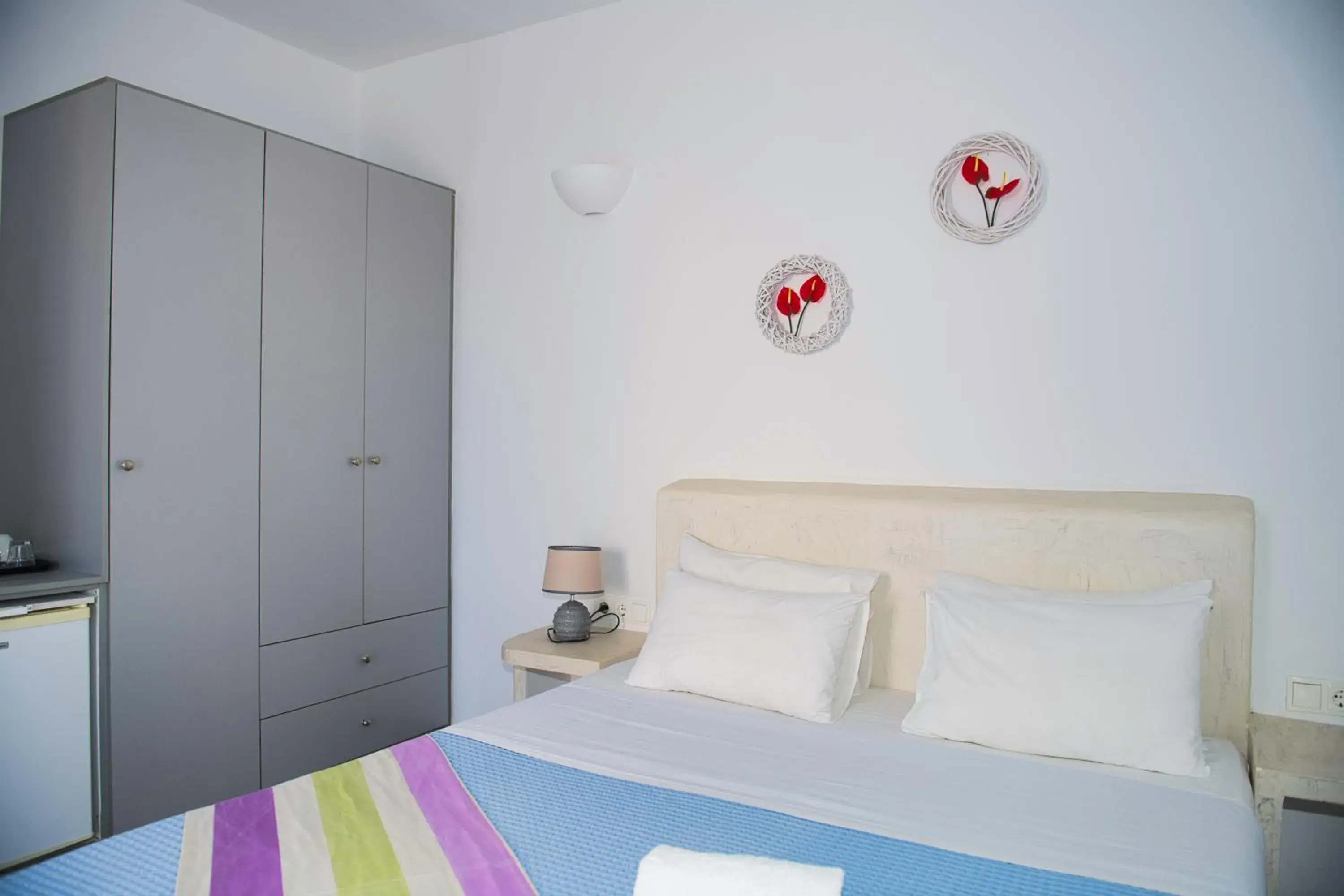 wardrobe, Bed in The Last Sunbeam - Adults Only wardrobe, Bed in The Last Sunbeam - Adults Only