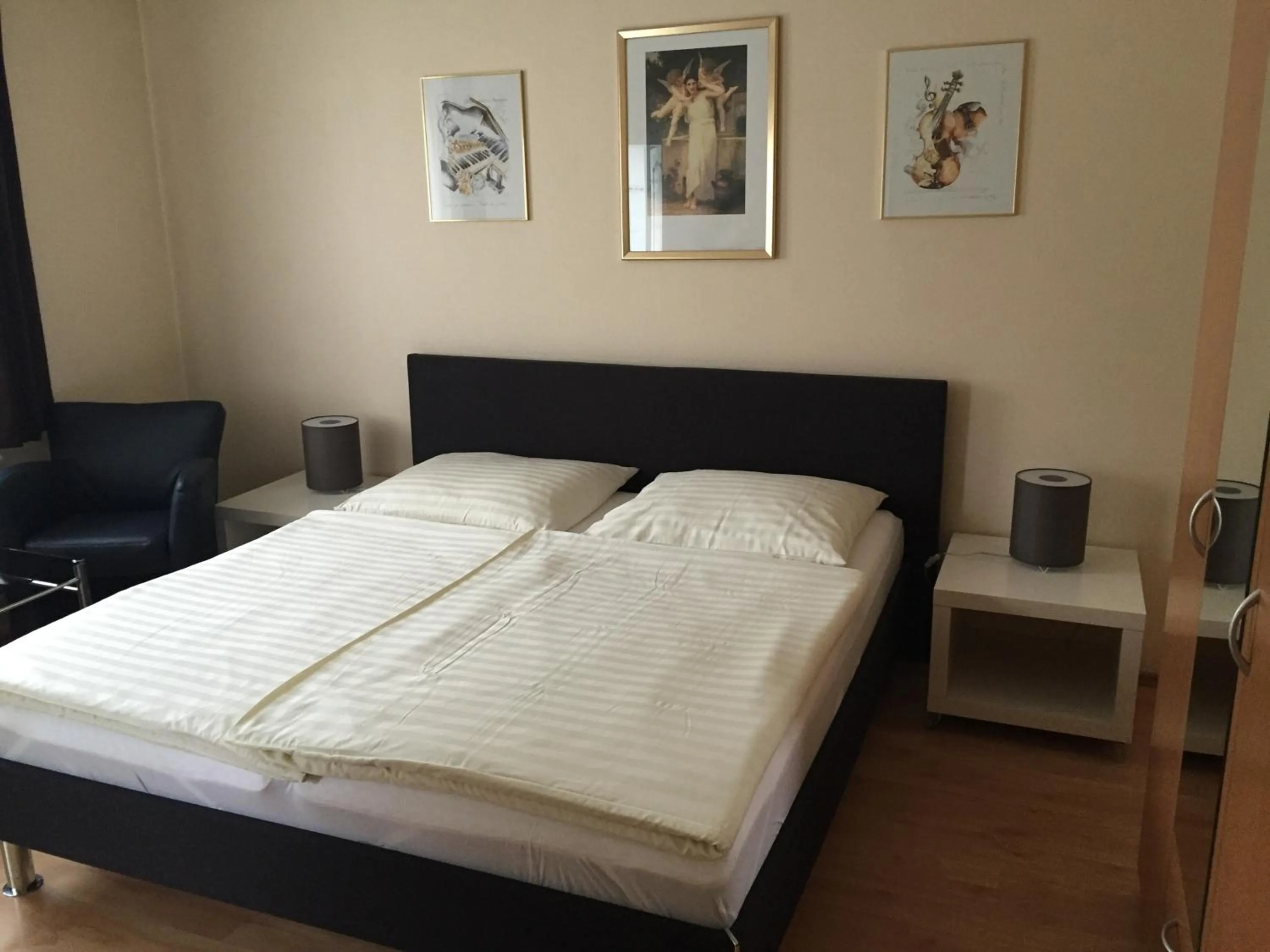 Bed in Hotel Restaurant Zagreb