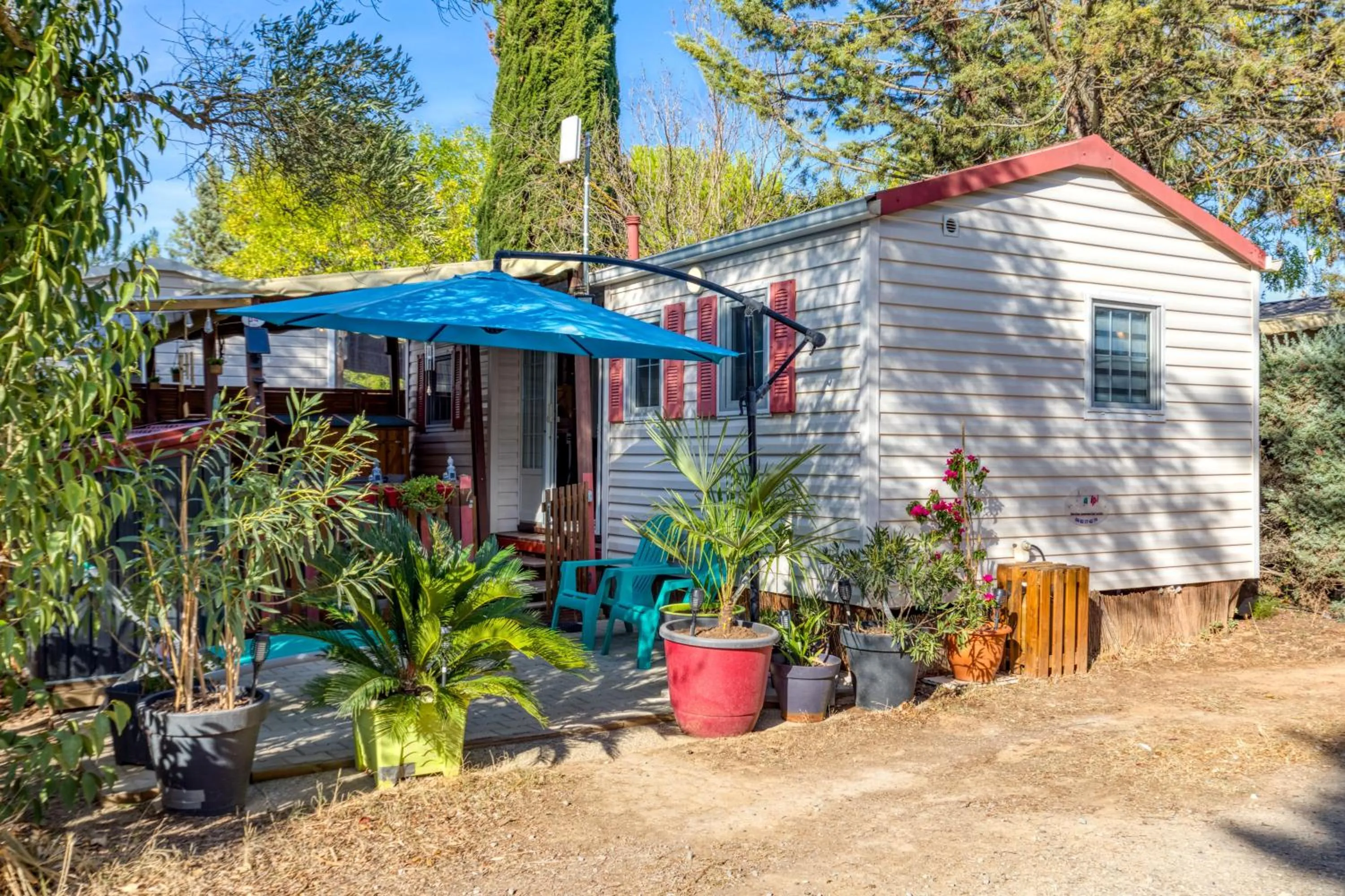 Property building in Mobil-Home camping Les Amandiers