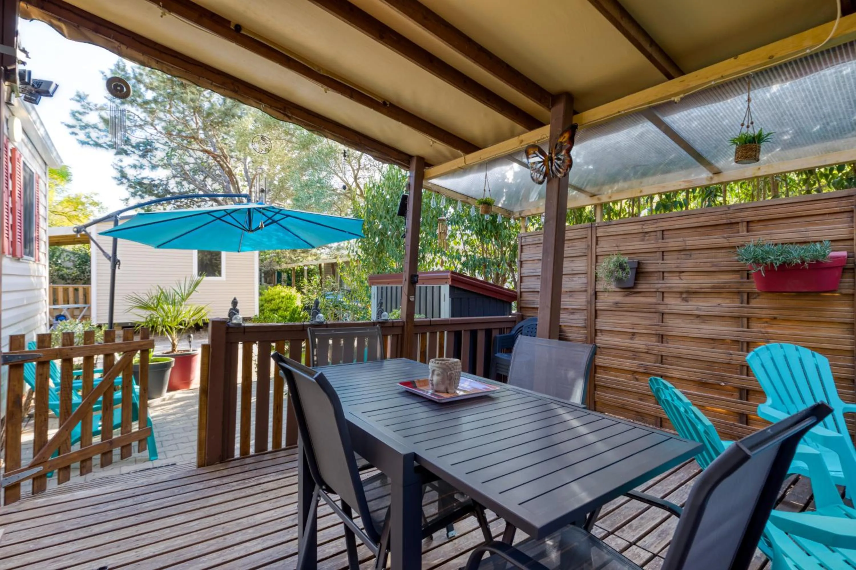 Property building in Mobil-Home camping Les Amandiers