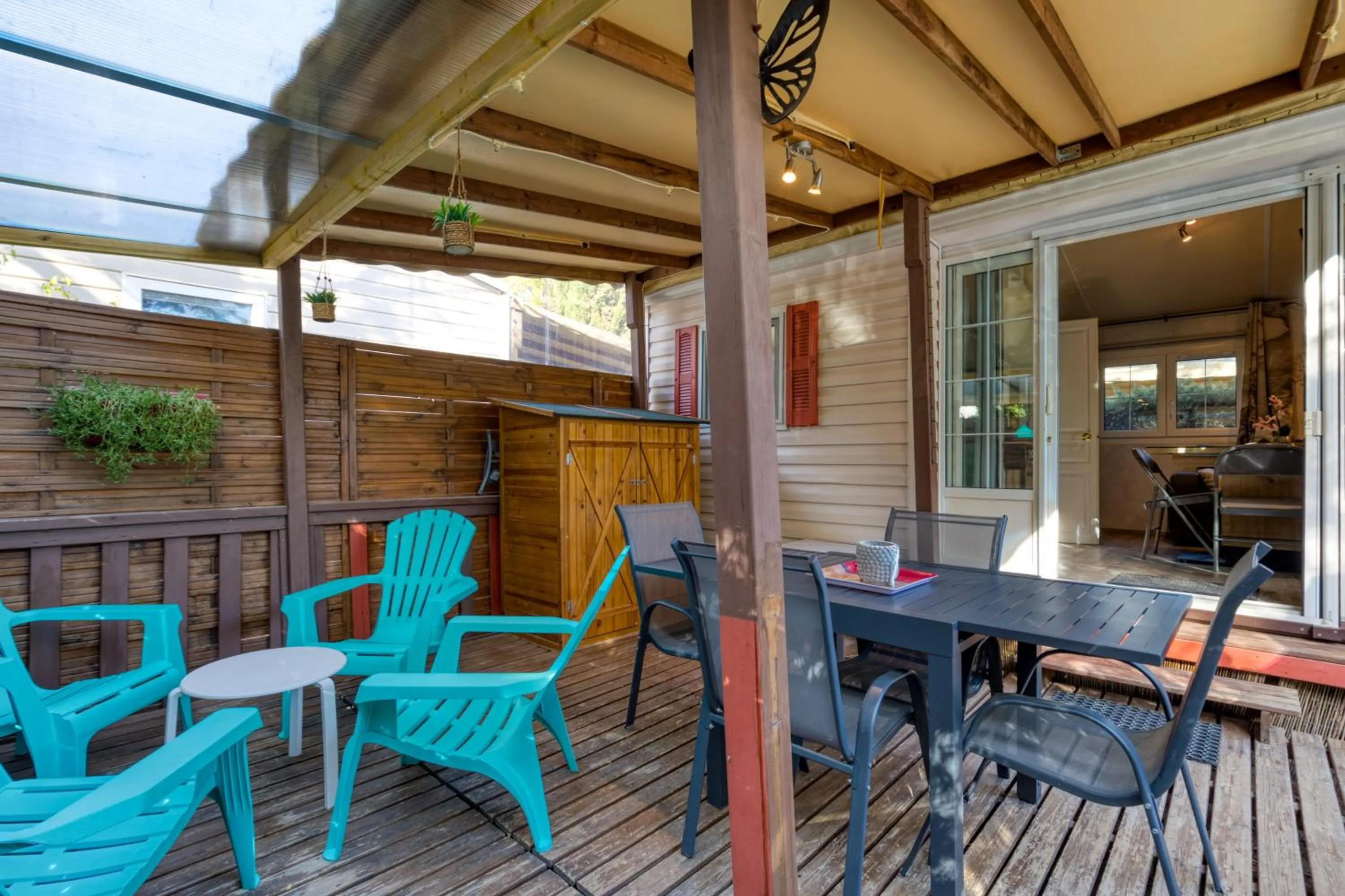 Property building in Mobil-Home camping Les Amandiers