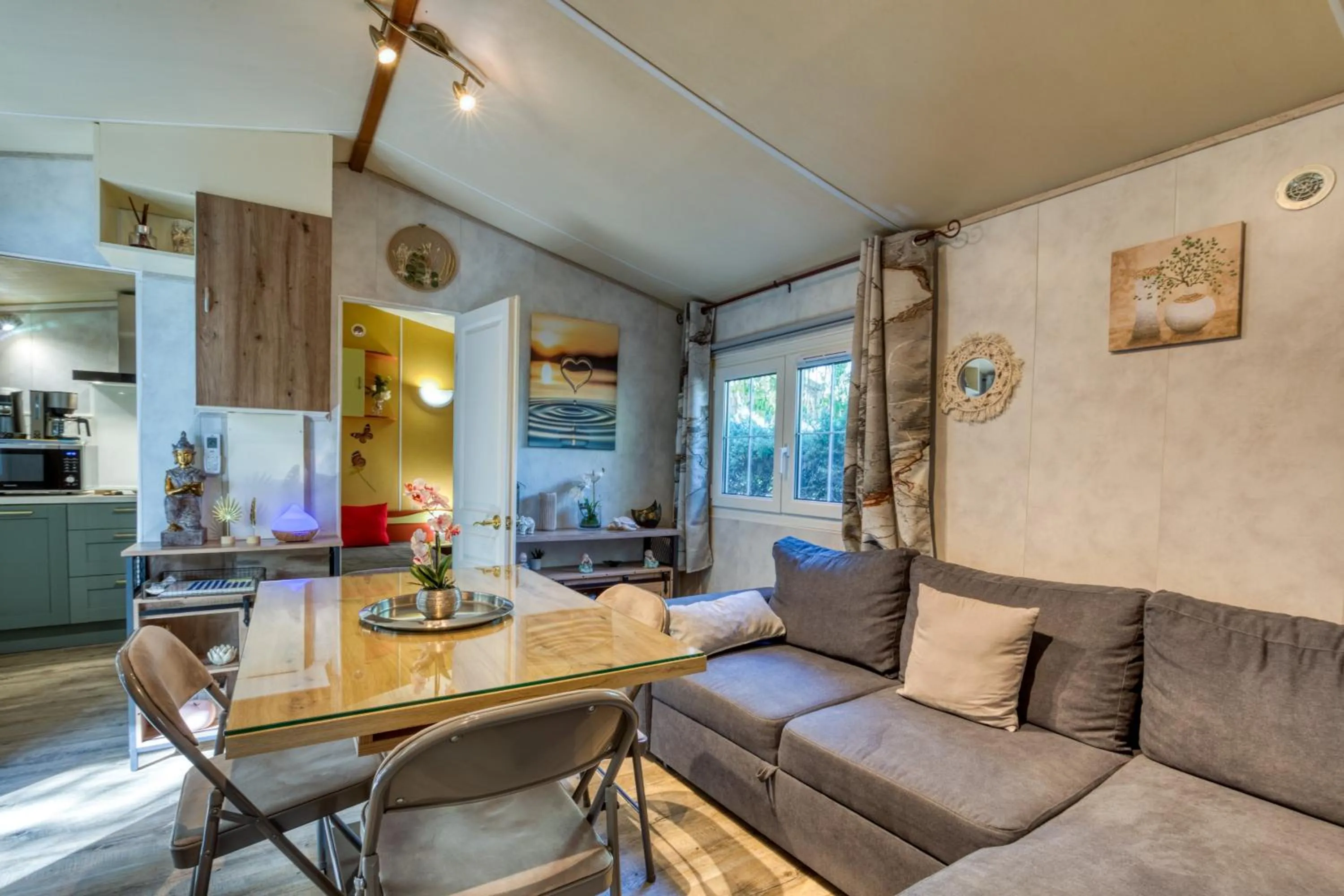 Property building in Mobil-Home camping Les Amandiers