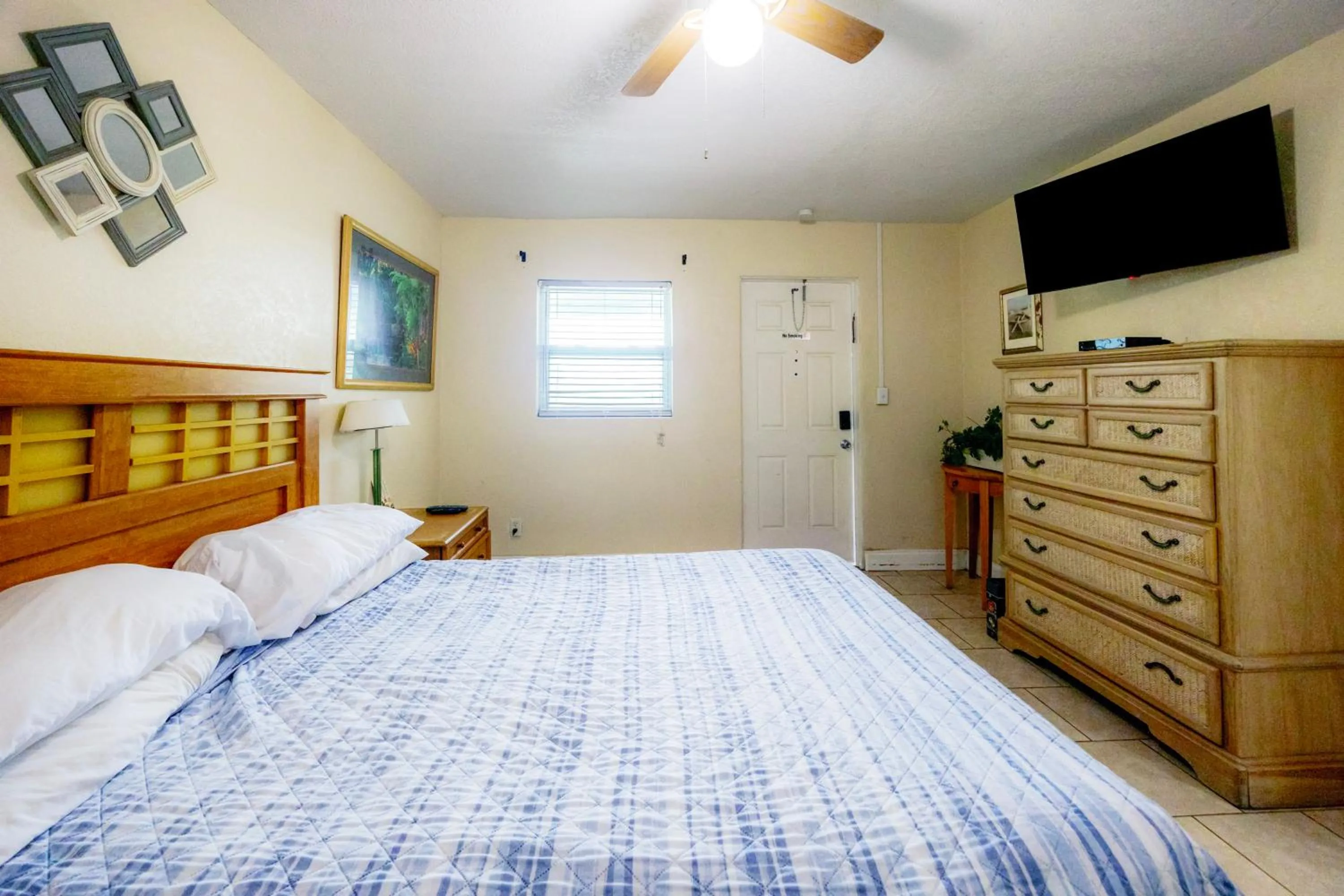 Bedroom, Bed in Siesta Motor Inn By Townhouse Kennedy Space Center Titusville I 95