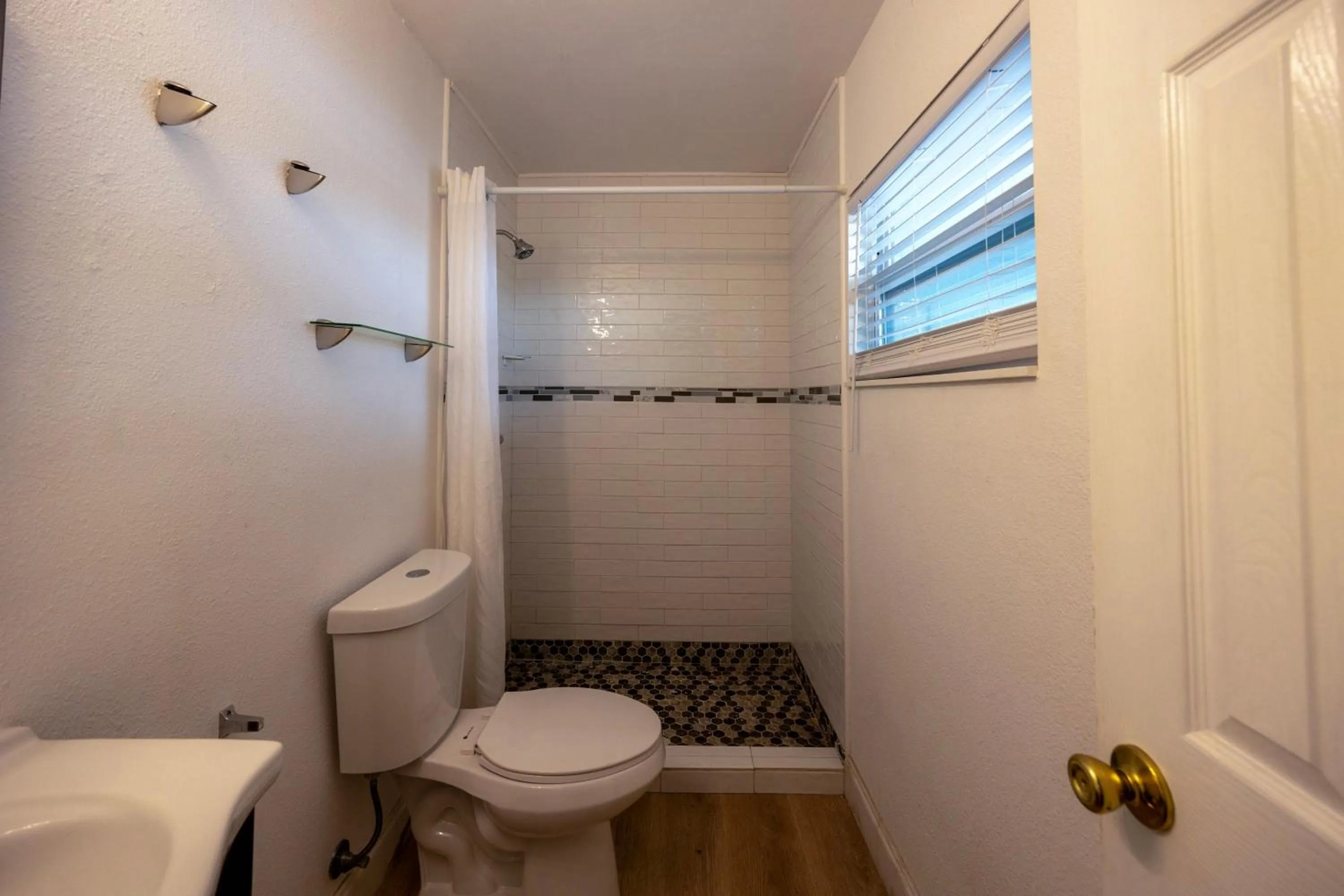 Bathroom in Siesta Motor Inn By Townhouse Kennedy Space Center Titusville I 95