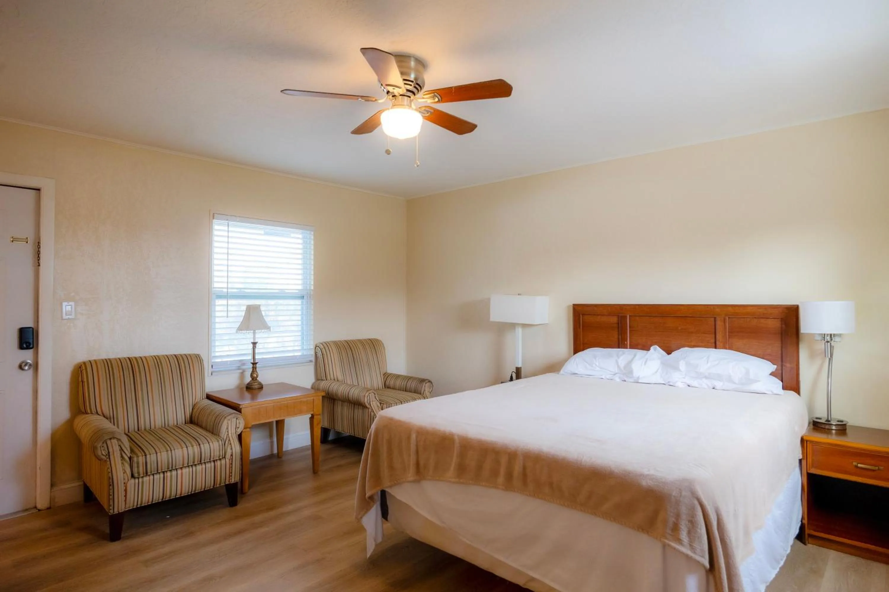 Bedroom, Bed in Siesta Motor Inn By Townhouse Kennedy Space Center Titusville I 95