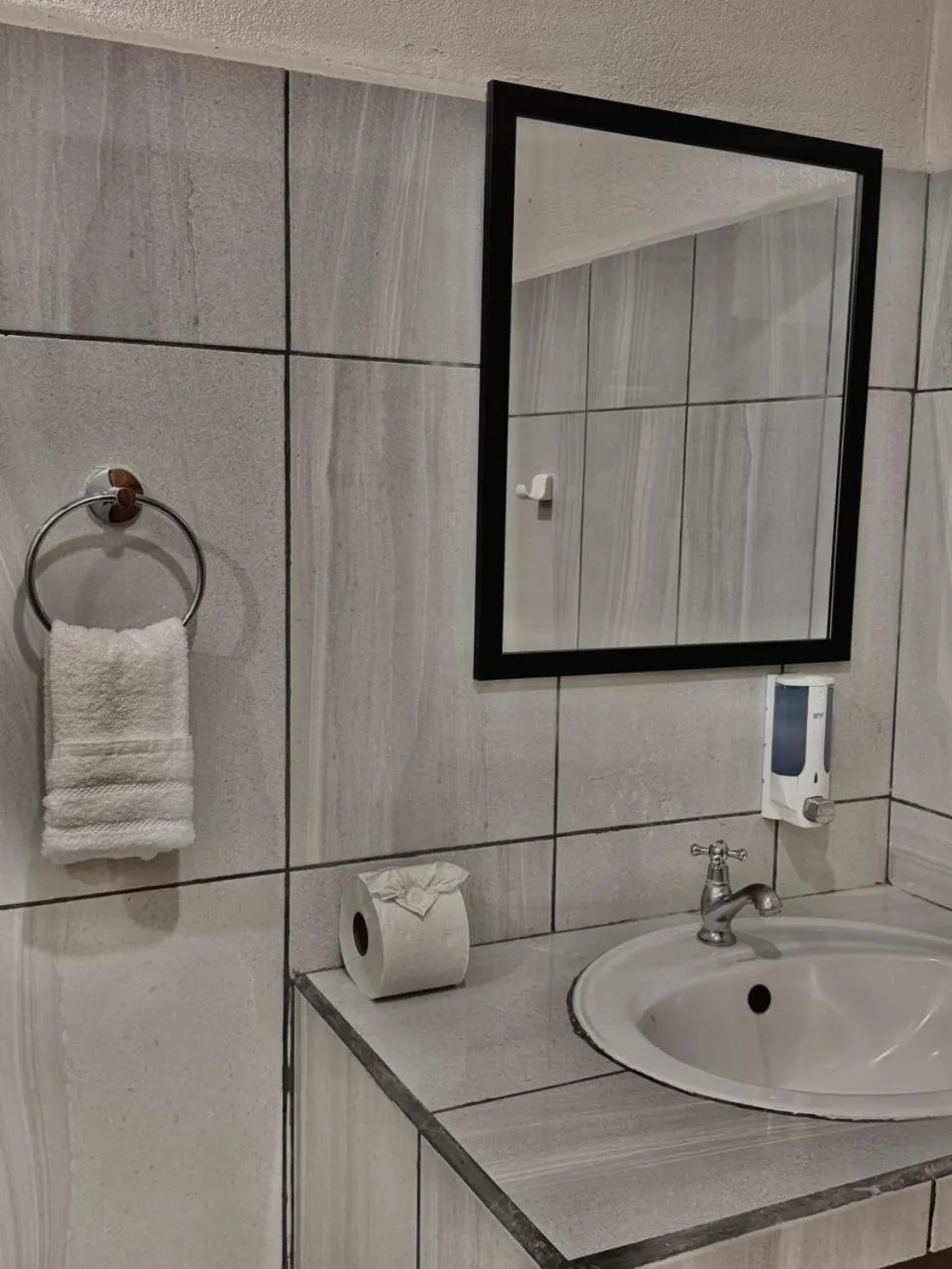 Loma Real Hot Springs Bed & Breakfast