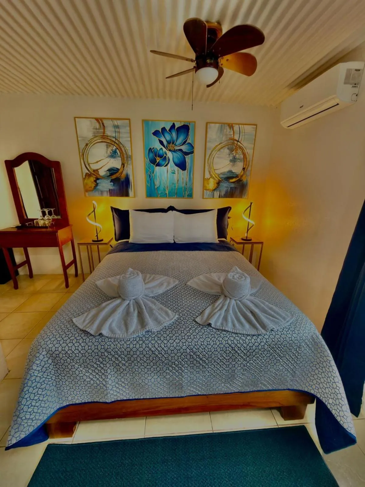 Bed in Loma Real Hot Springs Bed & Breakfast