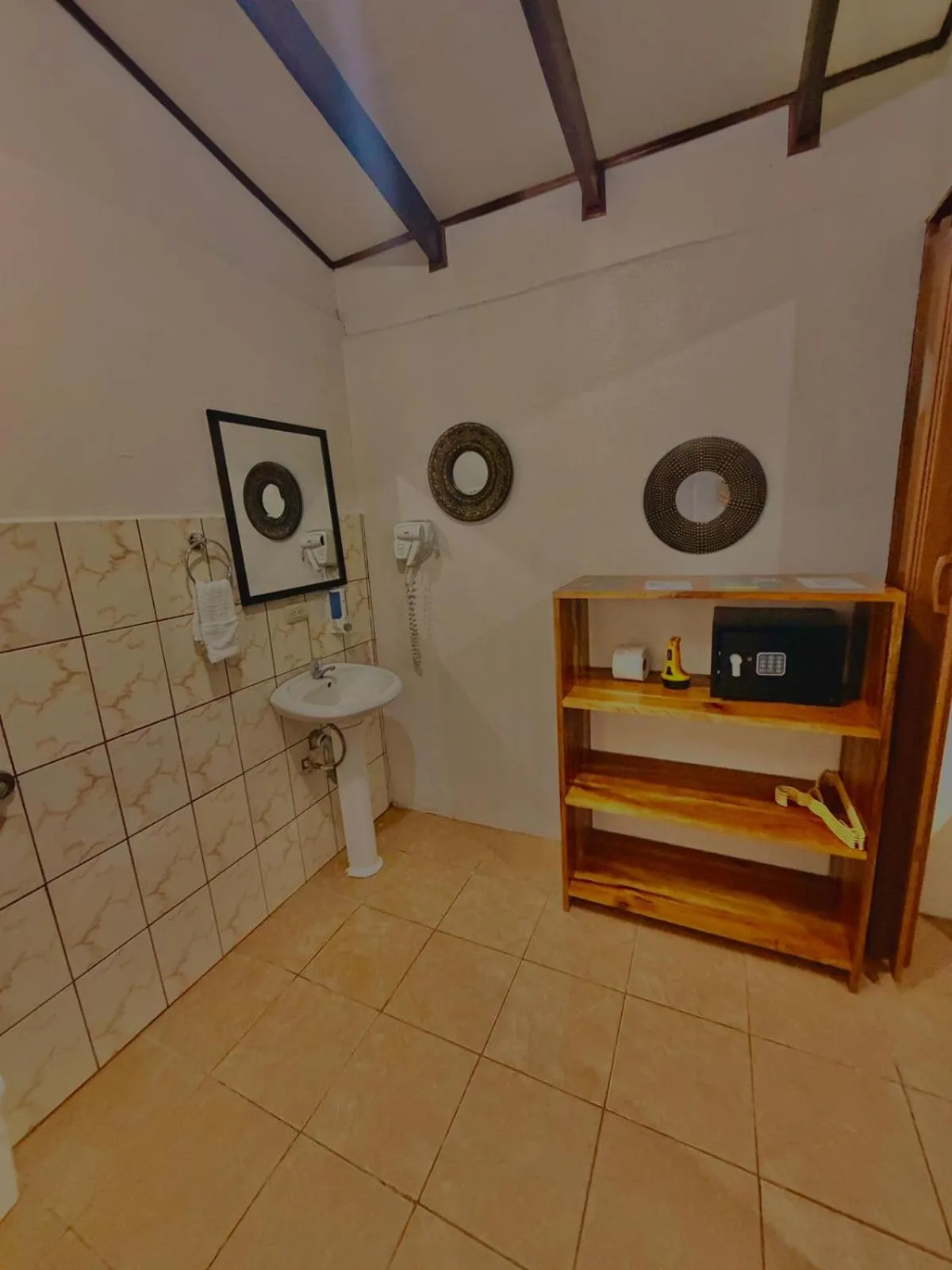 Loma Real Hot Springs Bed & Breakfast