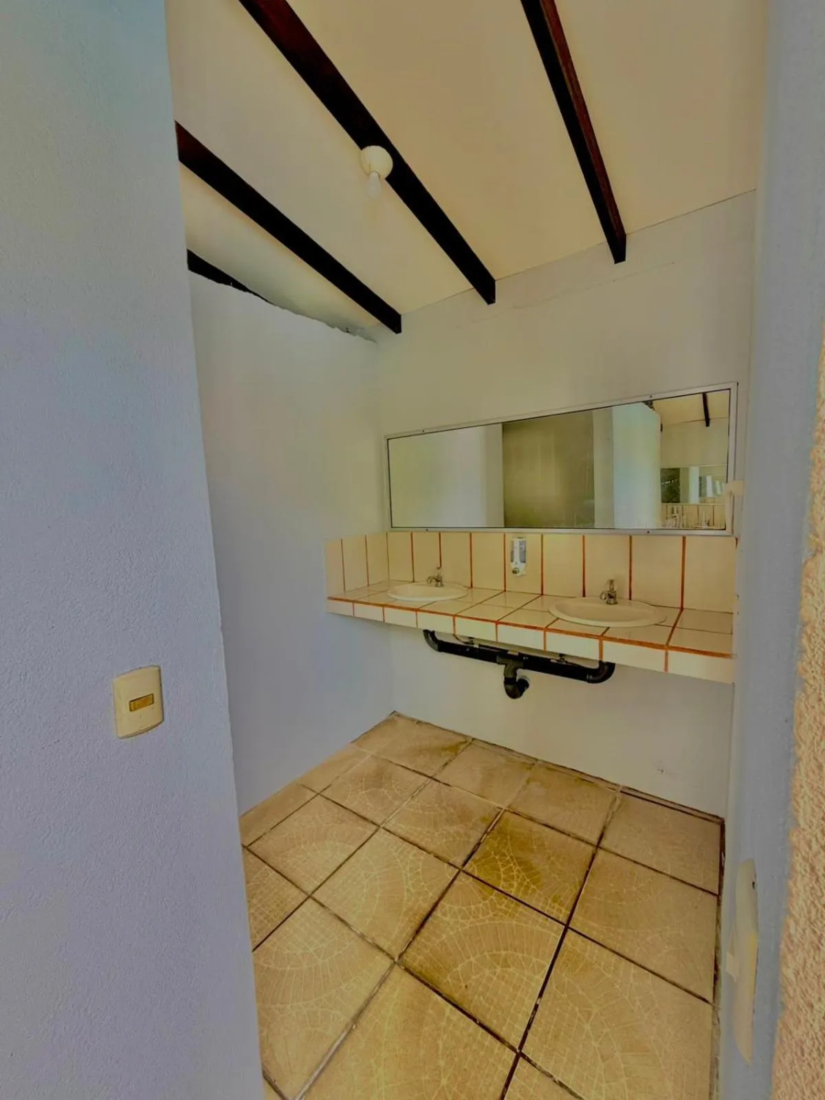 Loma Real Hot Springs Bed & Breakfast