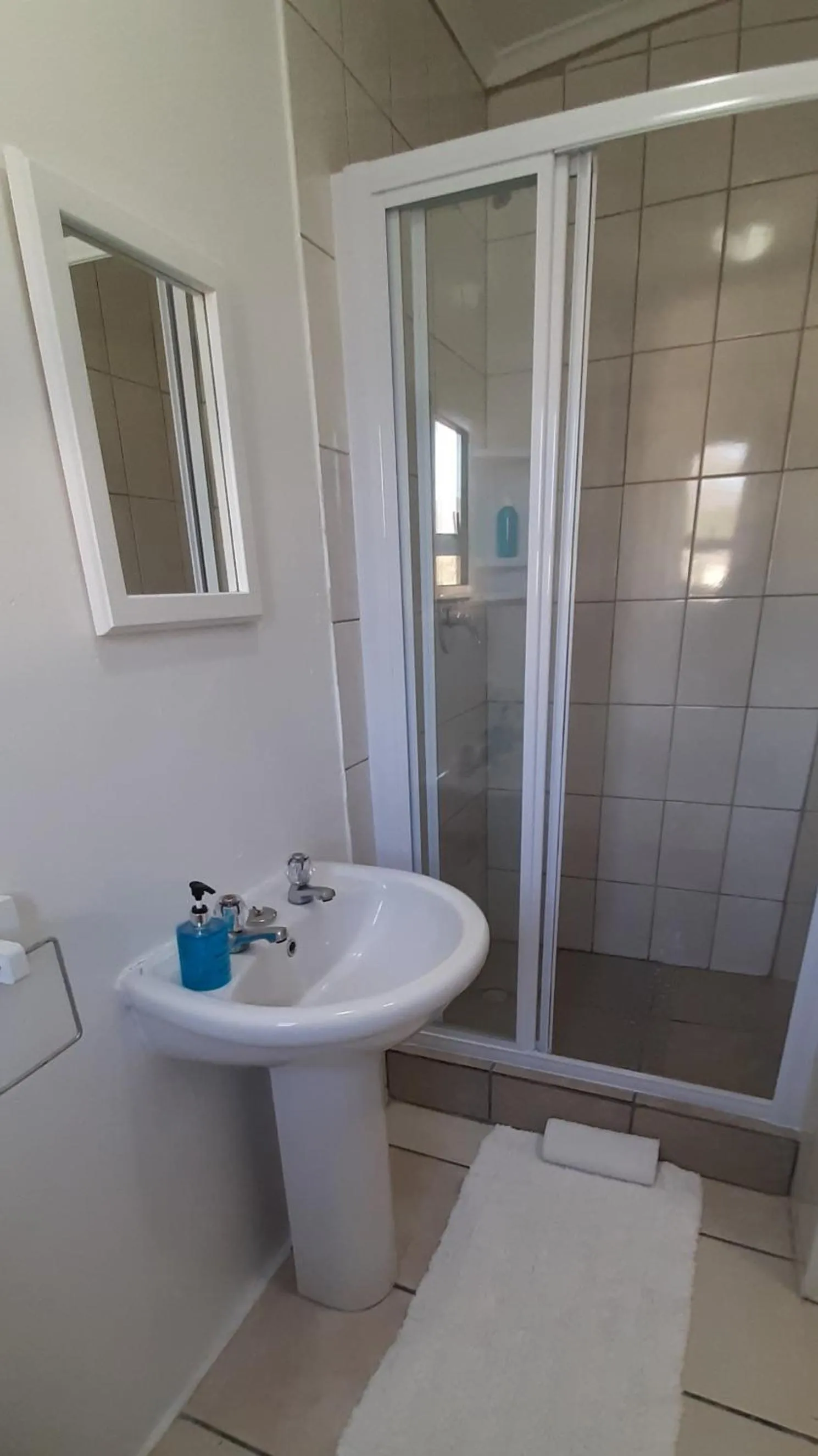 Shower in Oom Piet Accommodation