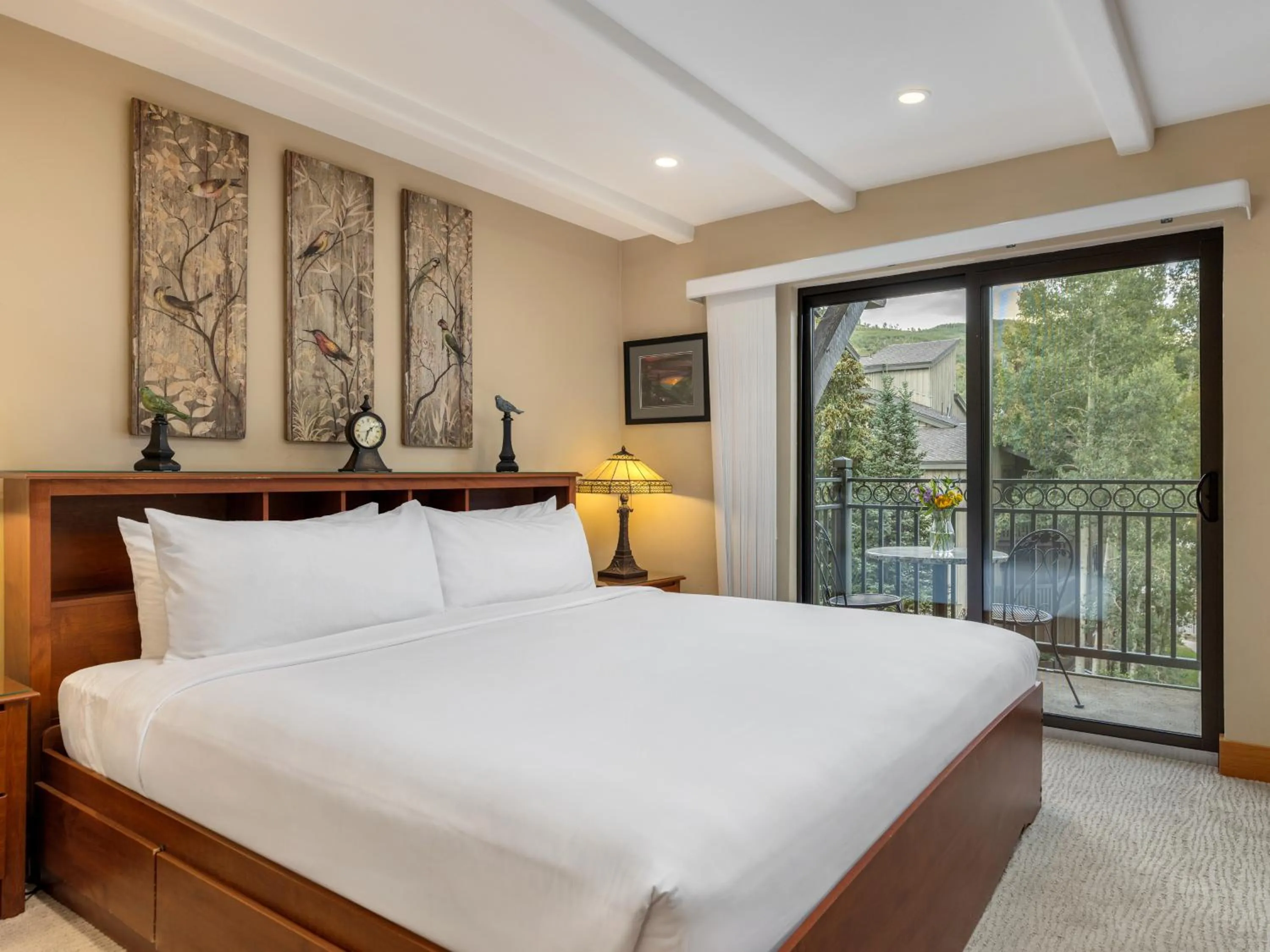 Bedroom, Bed in The Landmark