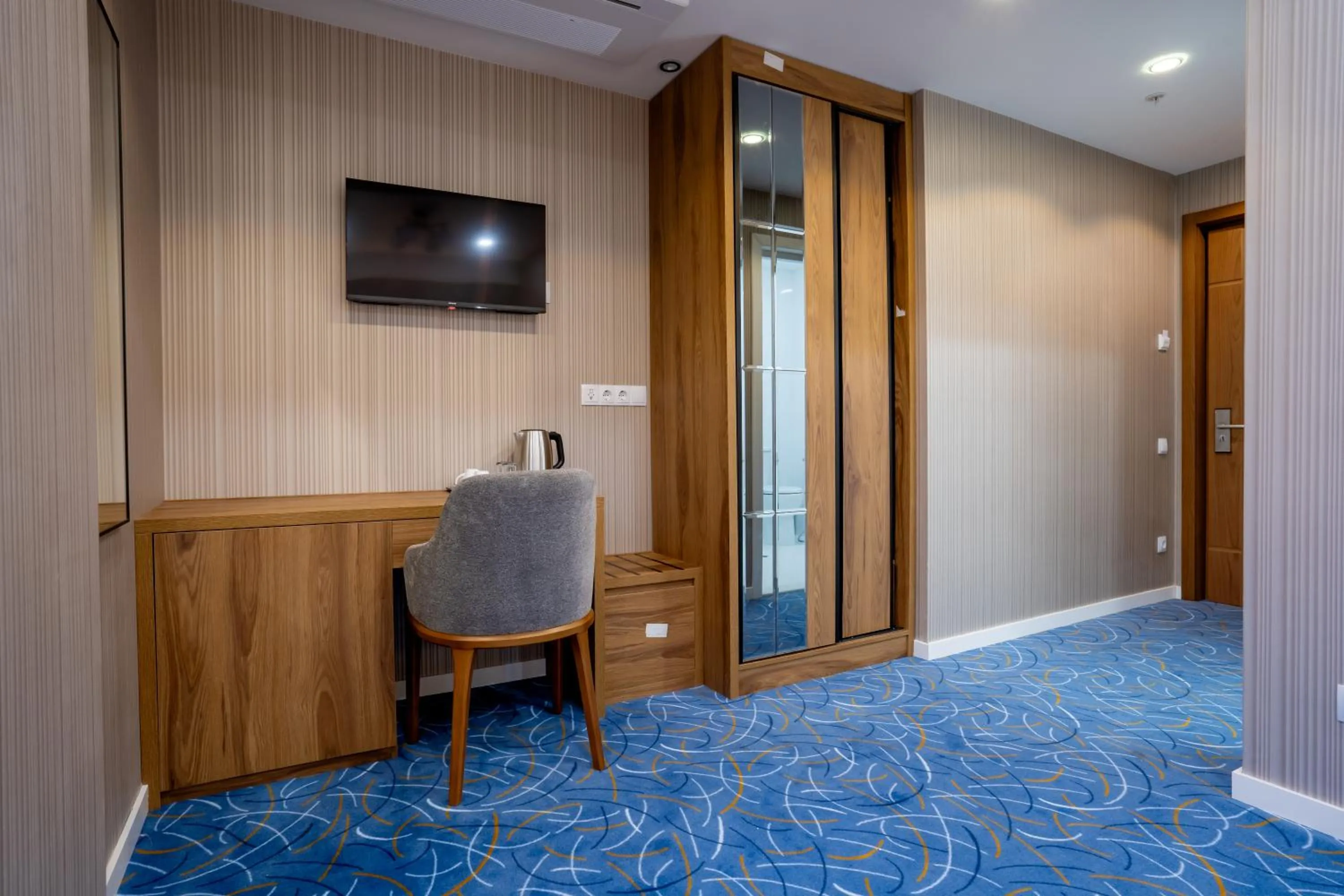 Double Room - Disability Access in BRB Hotel