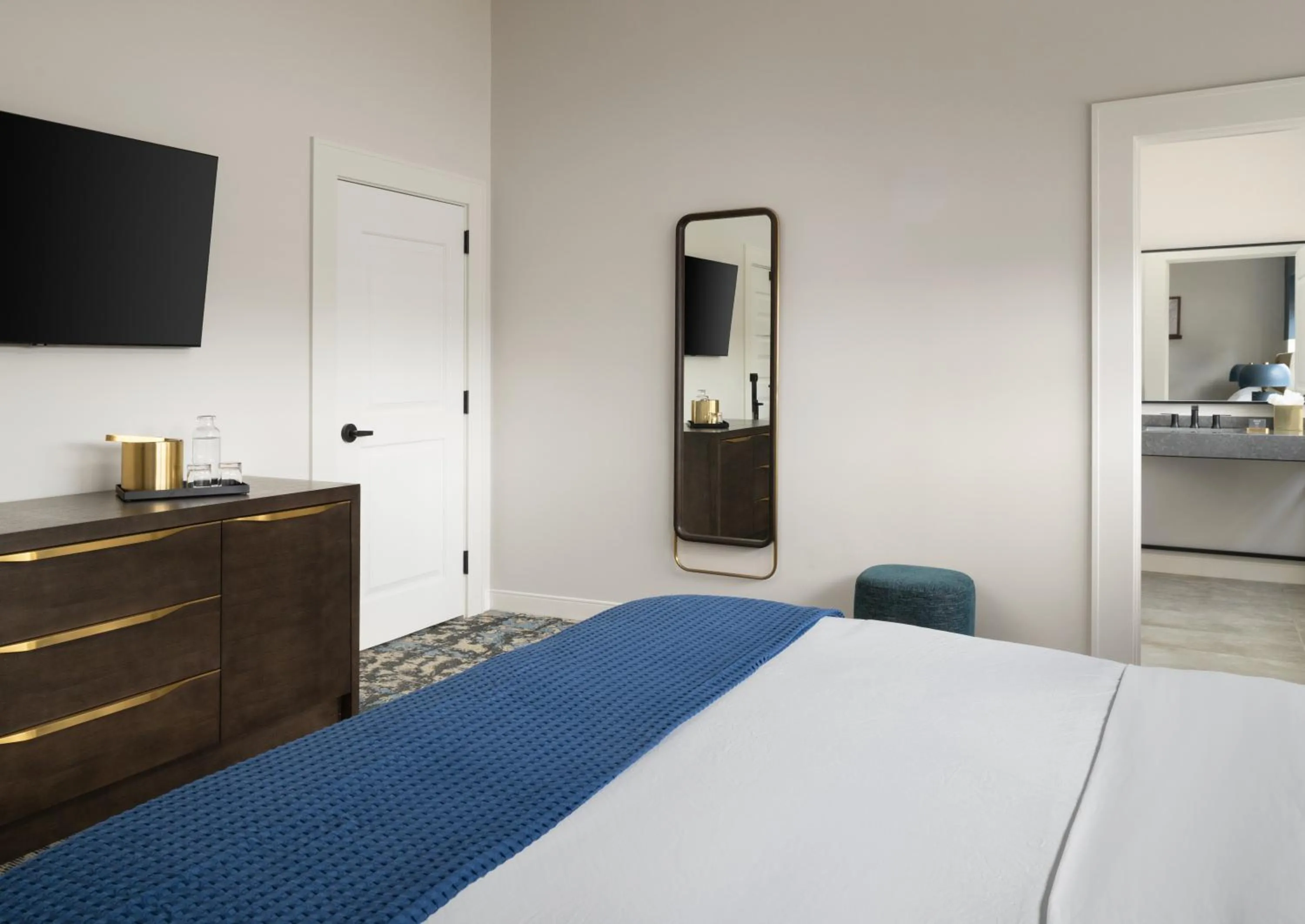 King Room - Disability Access in The Lantern Hotel Columbia