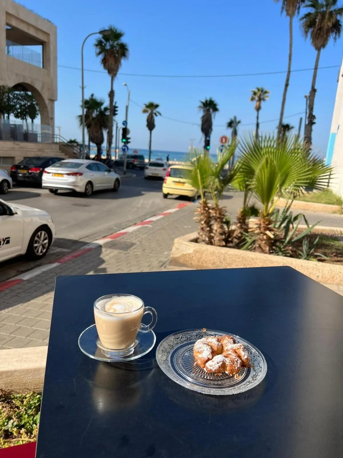 Coffee/tea facilities in Abratel Suites Hotel