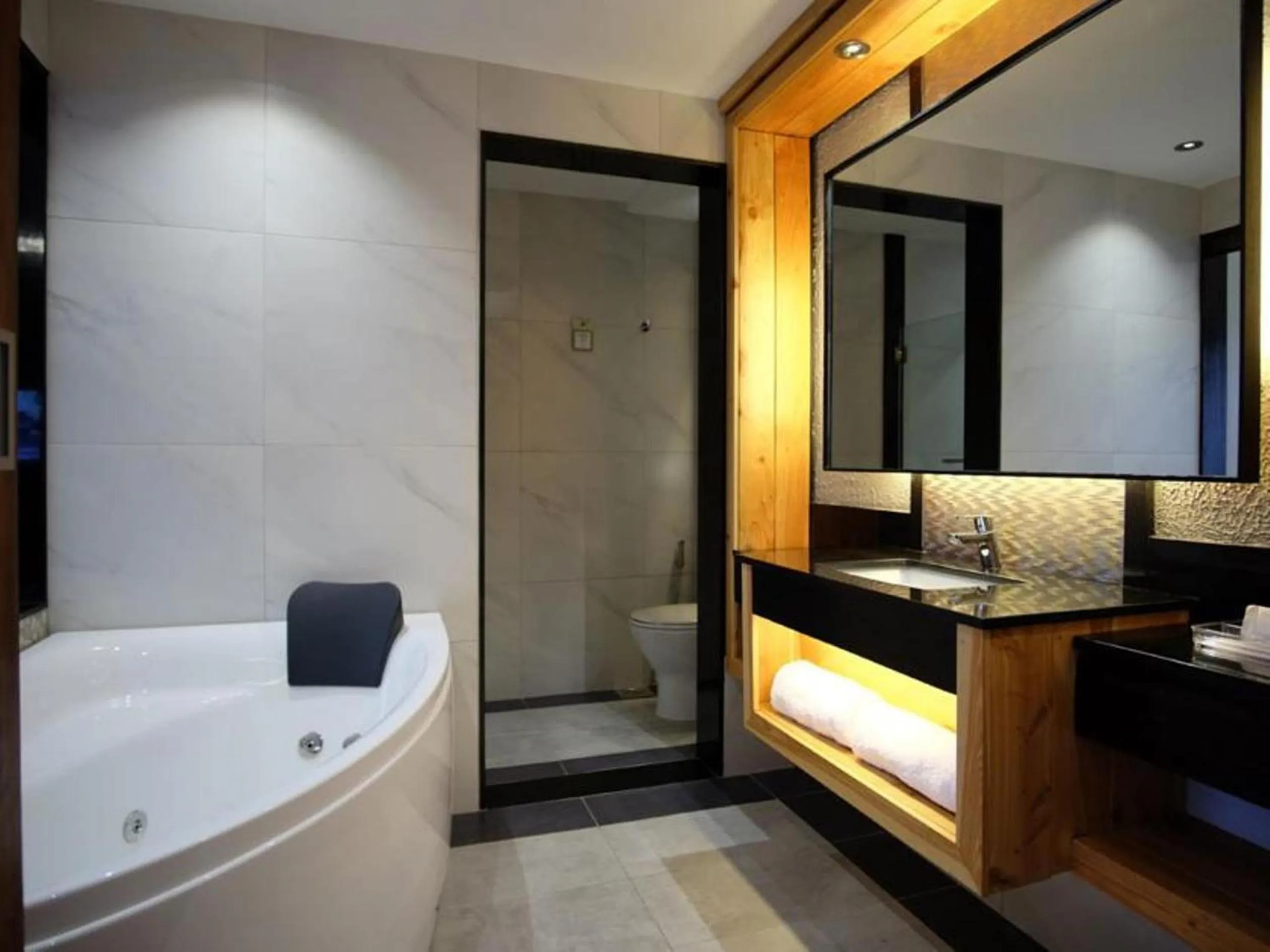 Bathroom in Cuarto Hotels Cebu