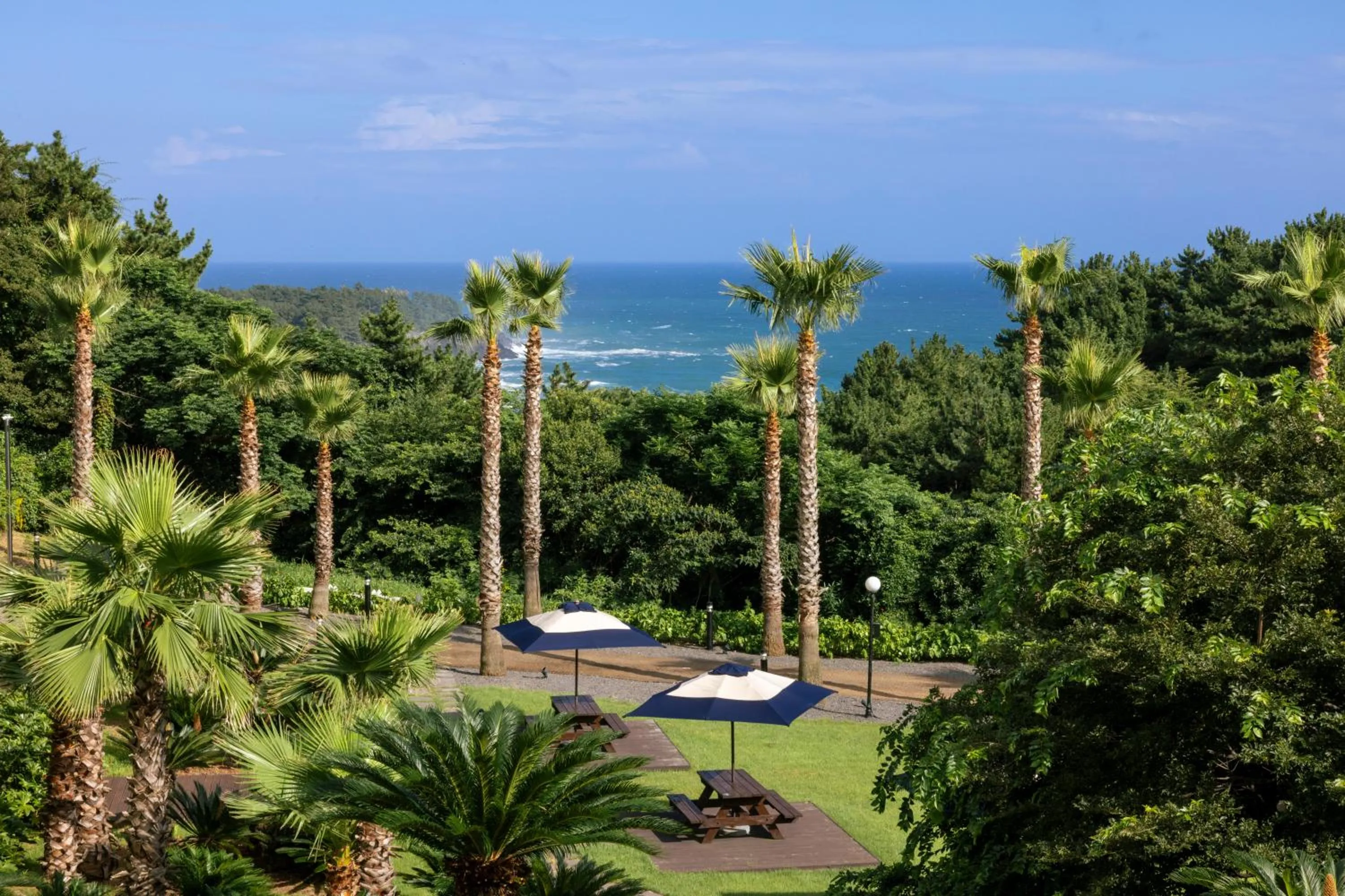 Garden in Kensington Resort Jeju Jungmun