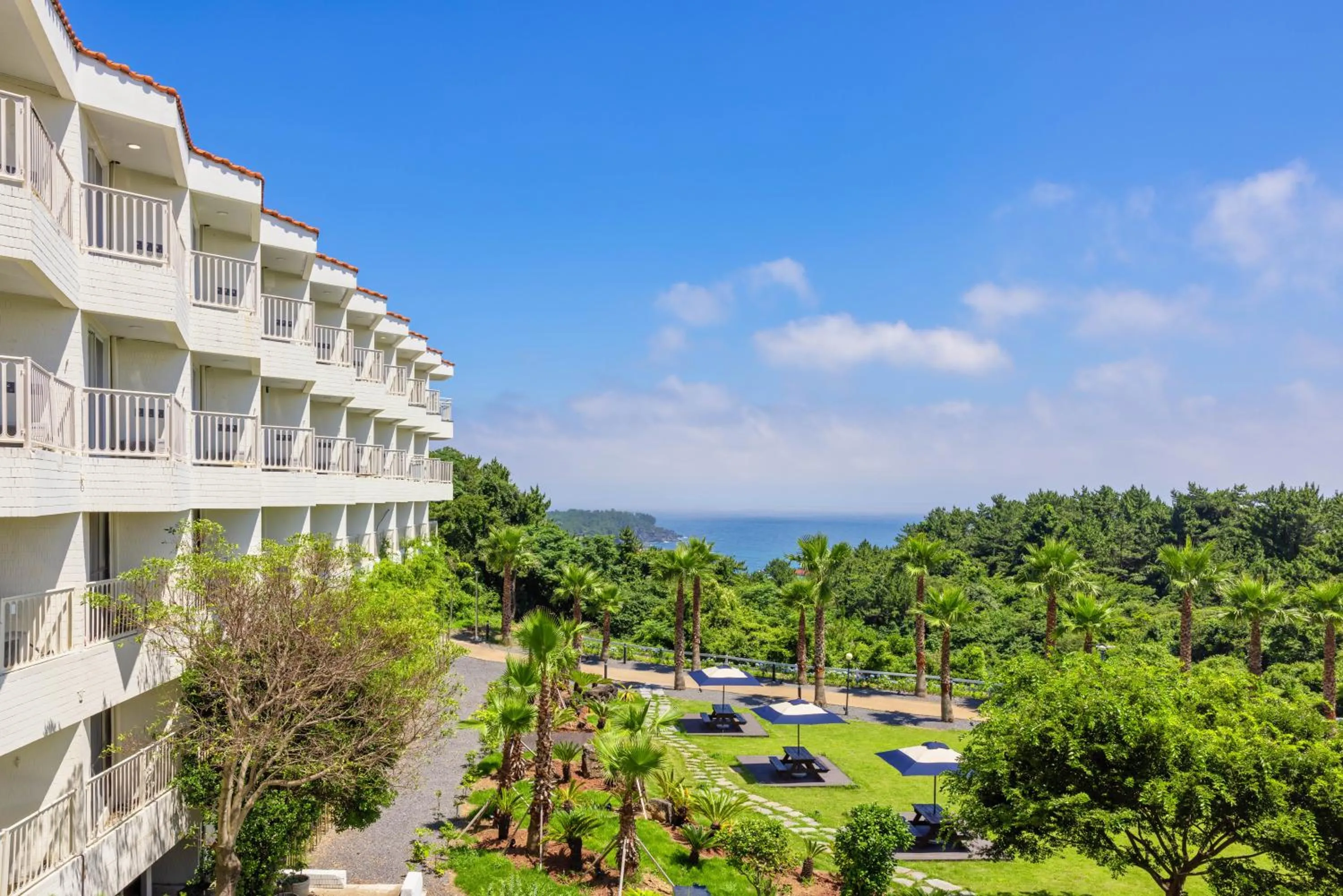 Garden in Kensington Resort Jeju Jungmun