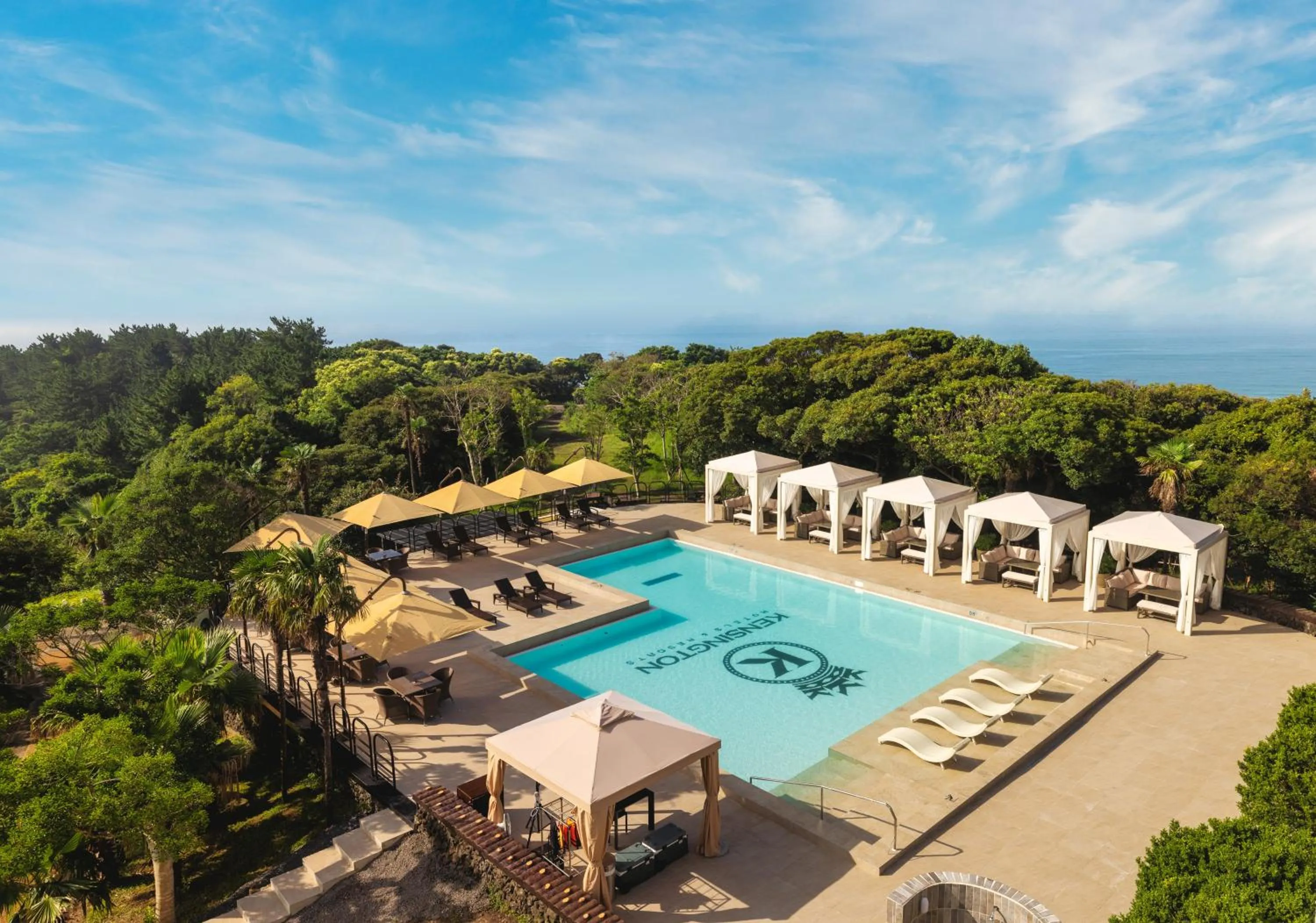 Swimming pool in Kensington Resort Jeju Jungmun