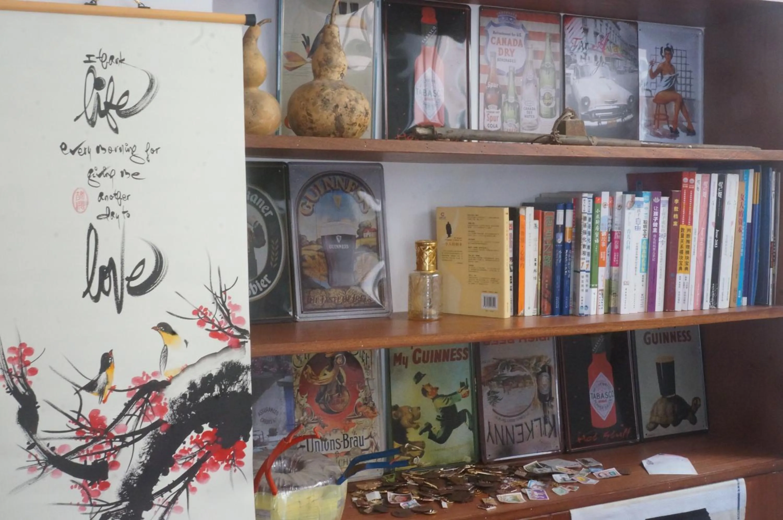 Library in Notting Hill Hostel