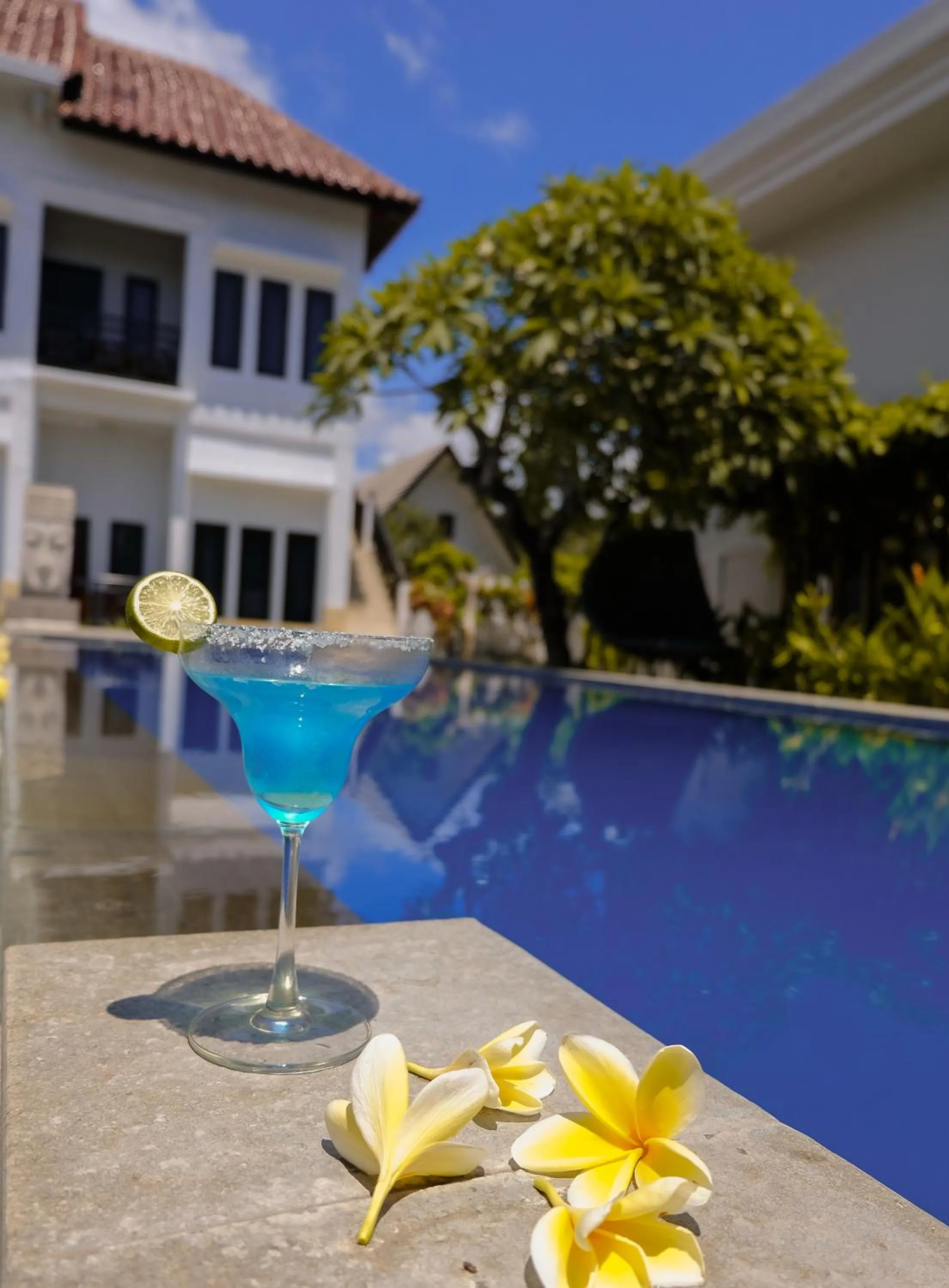 Swimming pool in JM Hotel Kuta Lombok