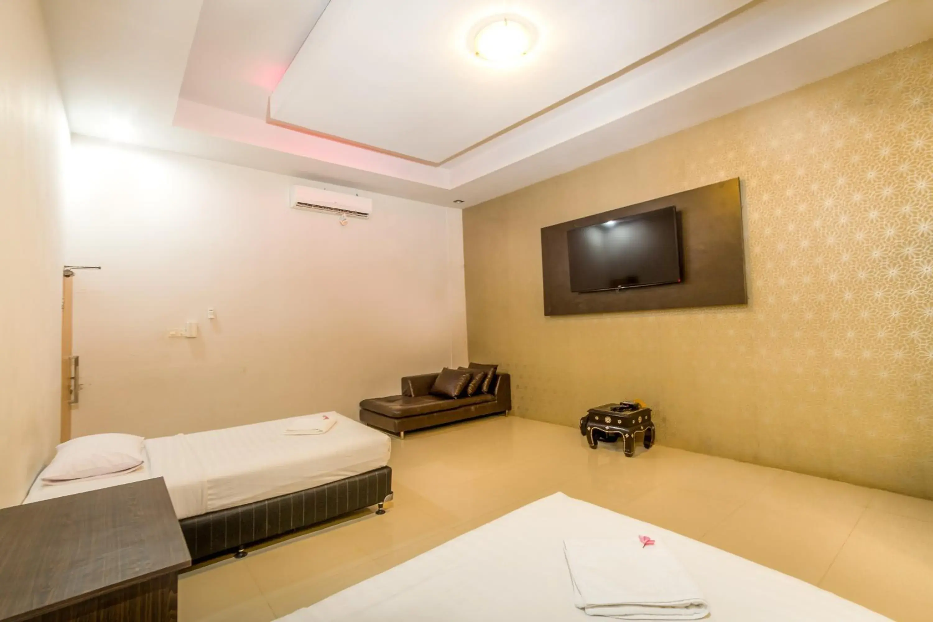 Photo of the whole room, Bed in JM Hotel Kuta Lombok Photo of the whole room, Bed in JM Hotel Kuta Lombok