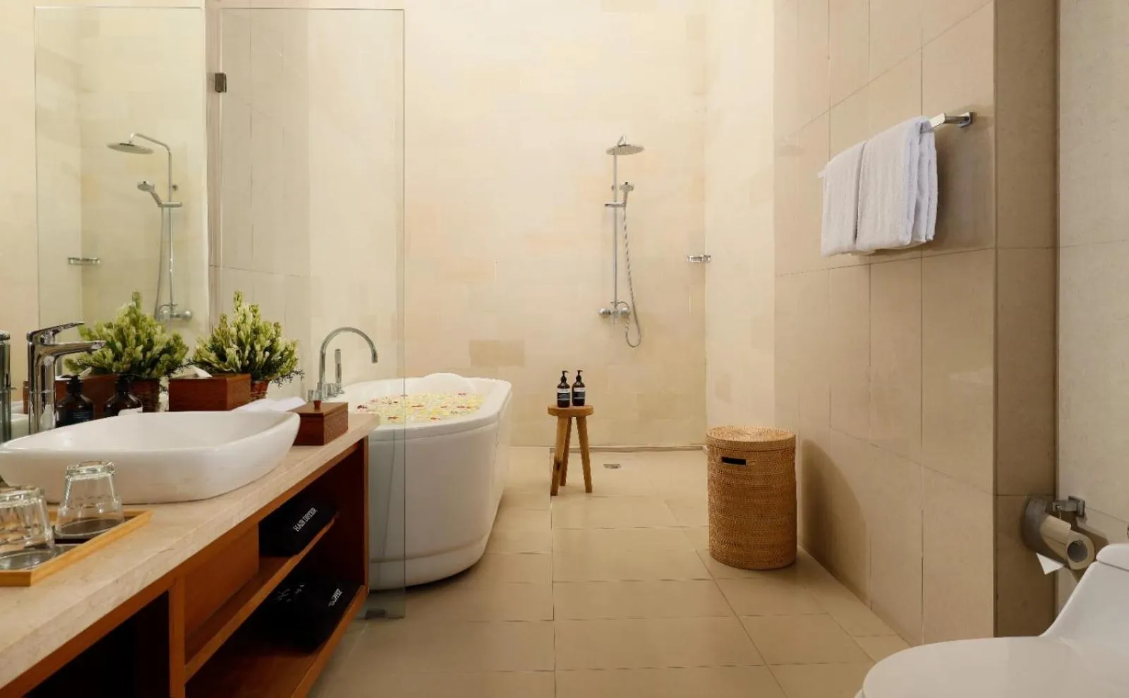 Shower in The Bija Villas by Nakula