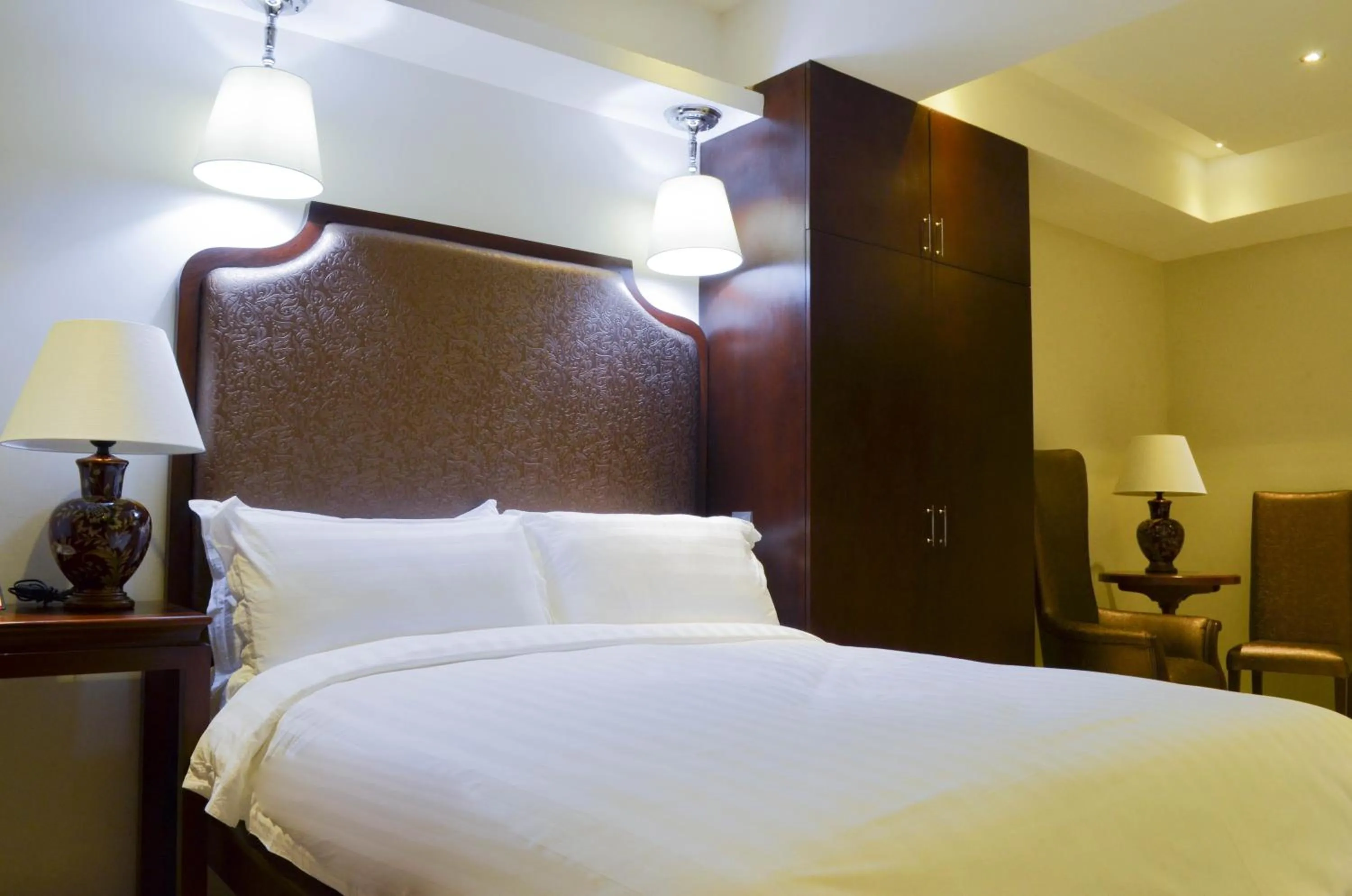 Photo of the whole room, Bed in Ritz Hotel Angeles