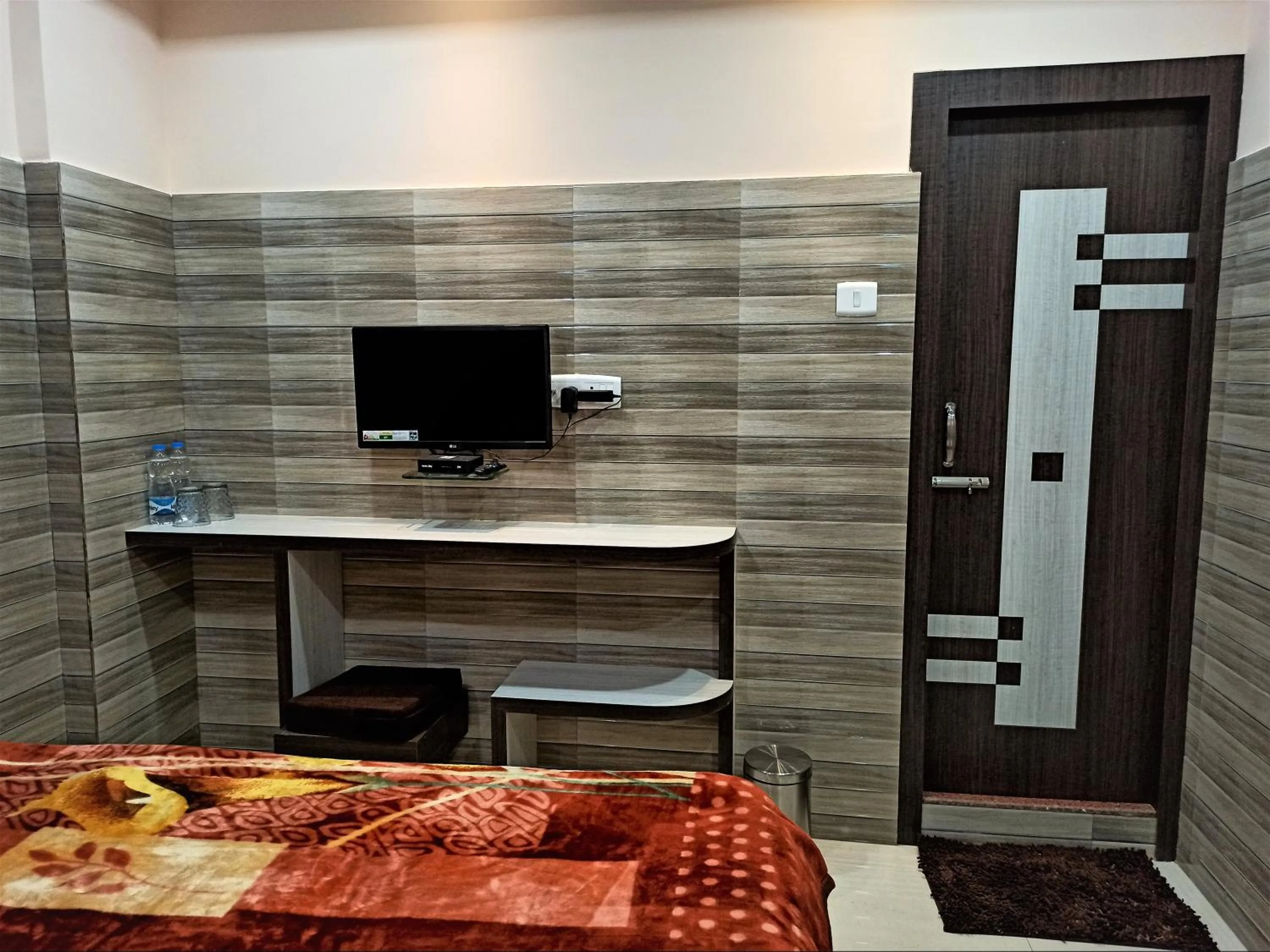 TV and multimedia, Bed in Hotel Prince B