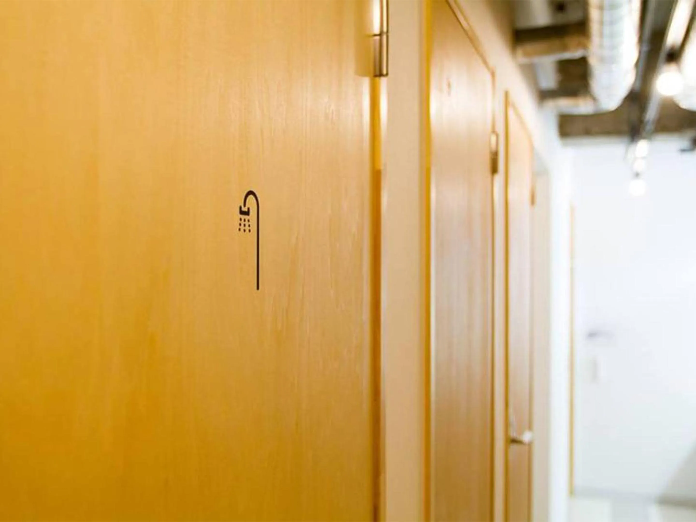 Shower in Hostel TangaTable