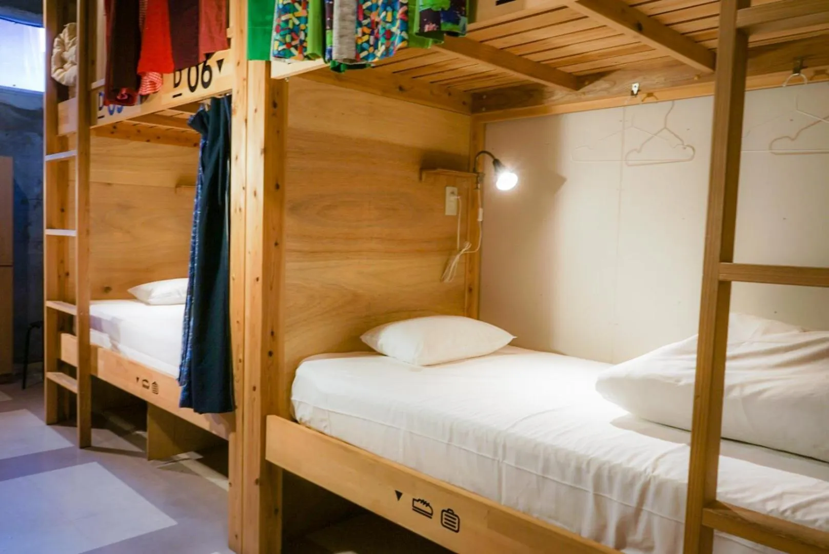 Photo of the whole room, Bed in Hostel TangaTable