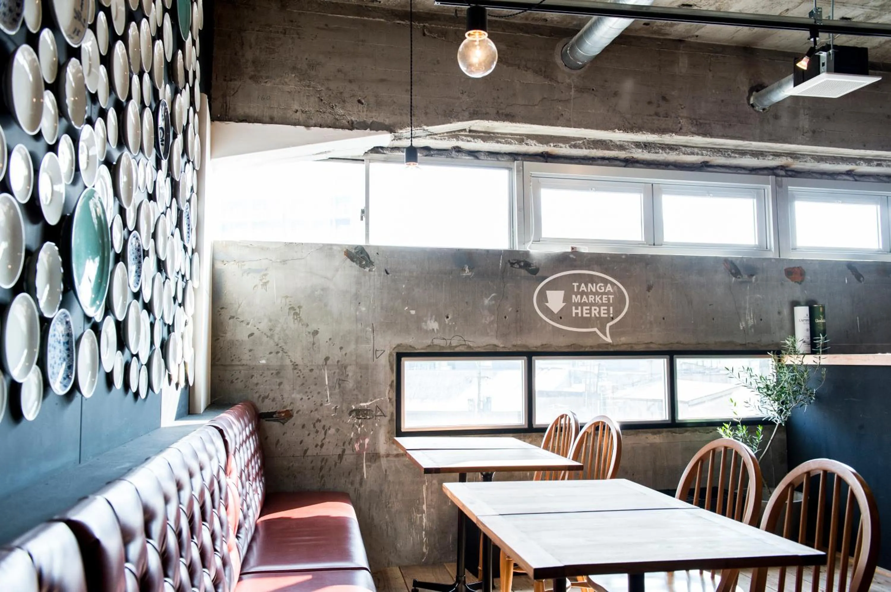 Restaurant/places to eat in Hostel TangaTable