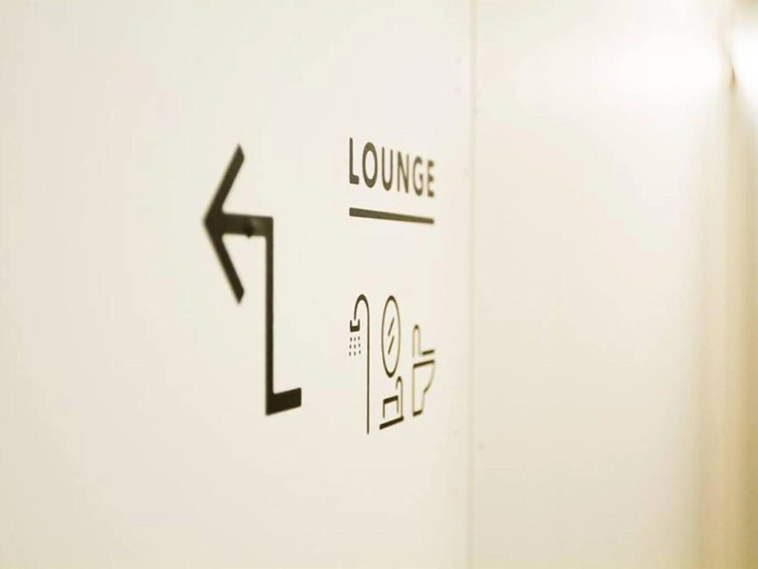 Area and facilities in Hostel TangaTable