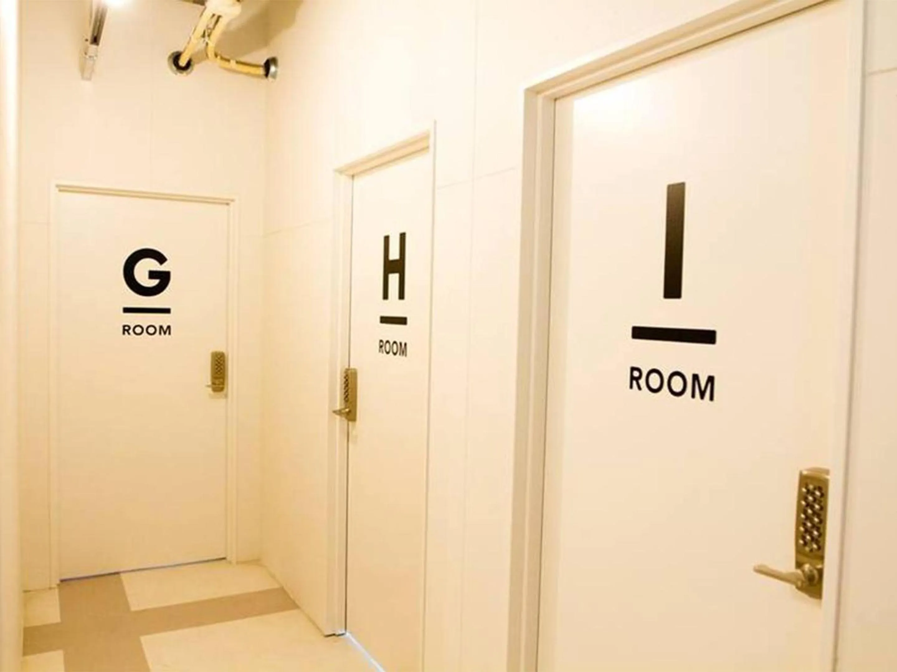 Area and facilities in Hostel TangaTable