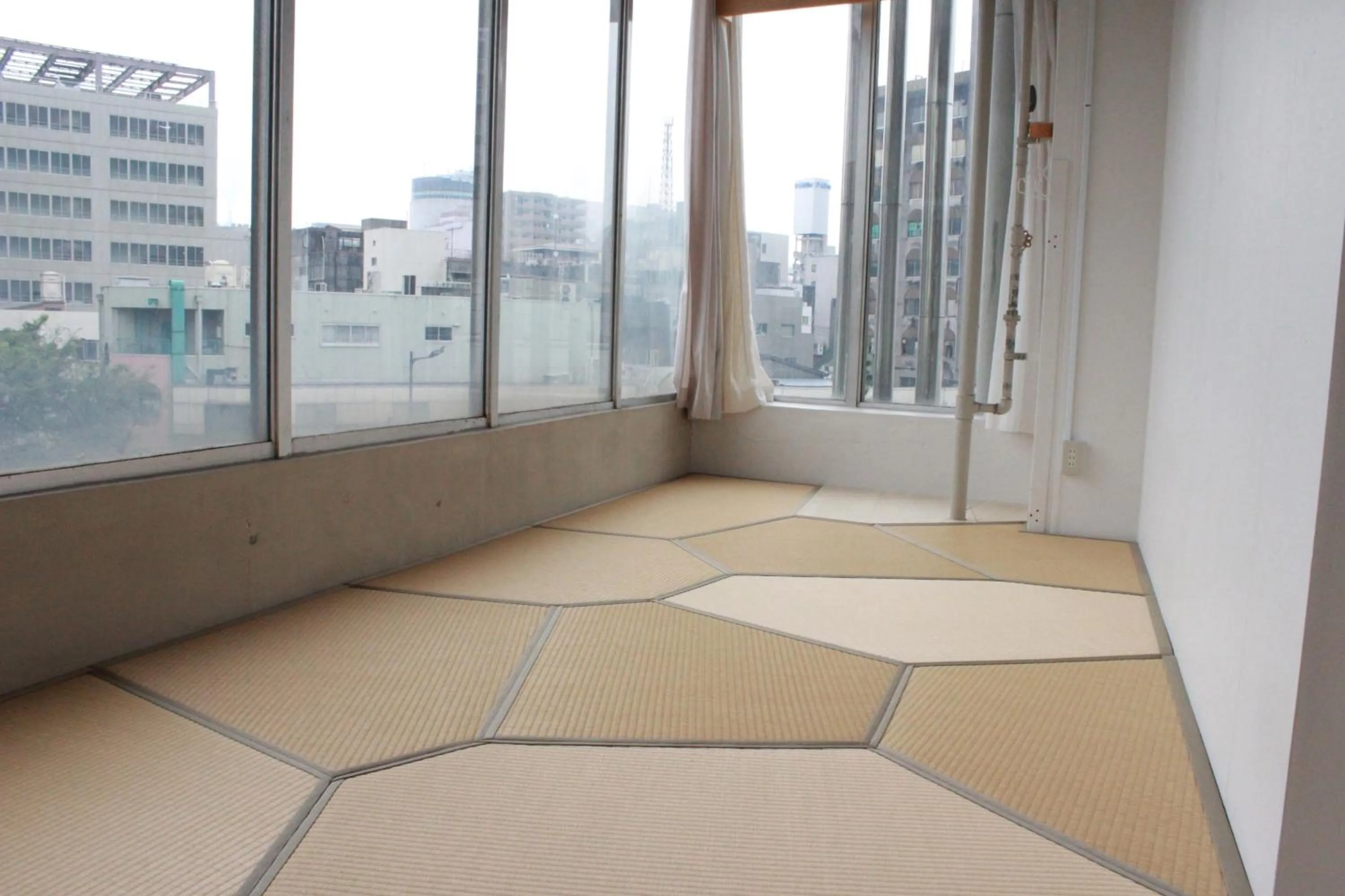 Photo of the whole room in Hostel TangaTable