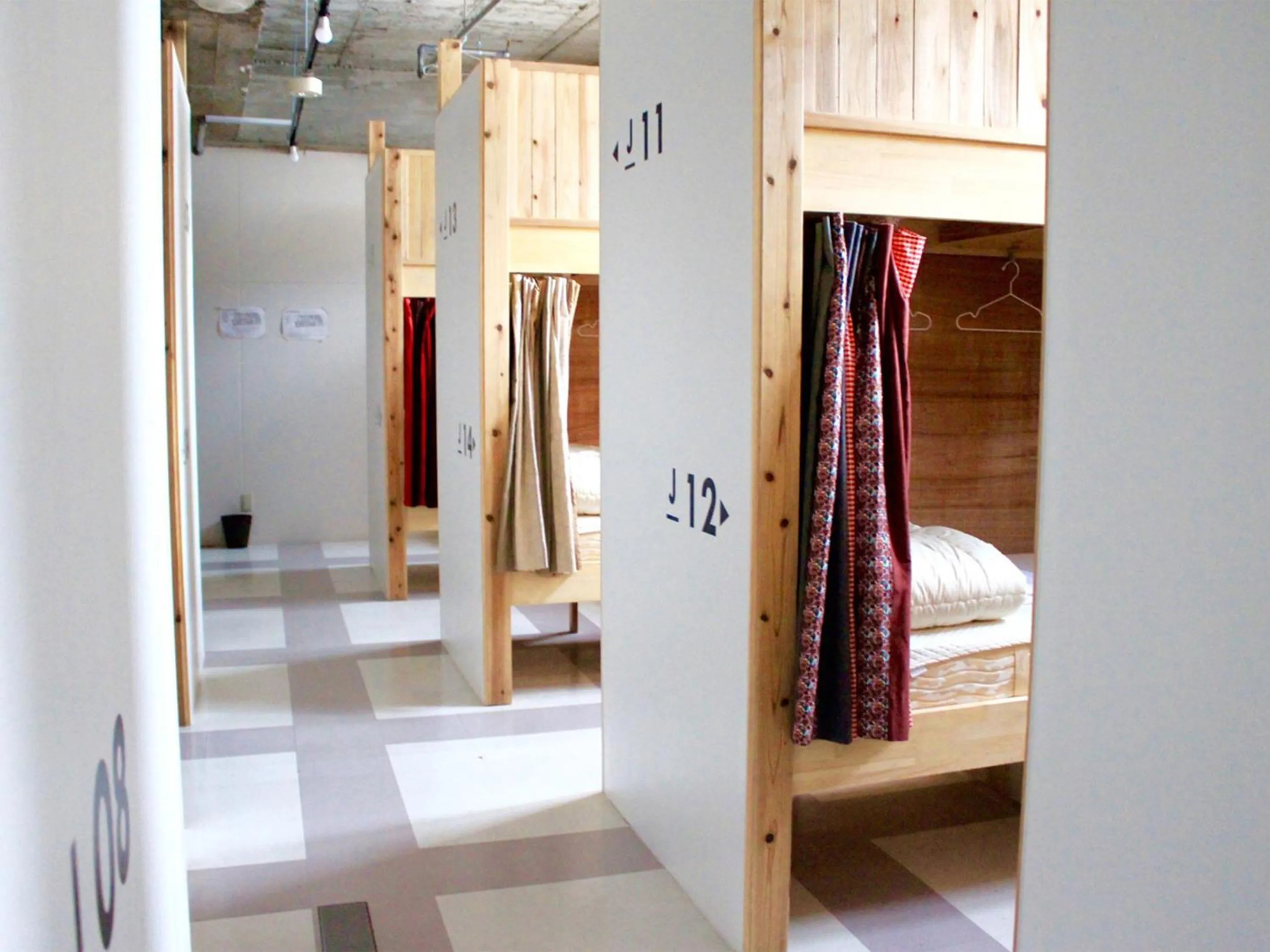 Area and facilities, Bed in Hostel TangaTable