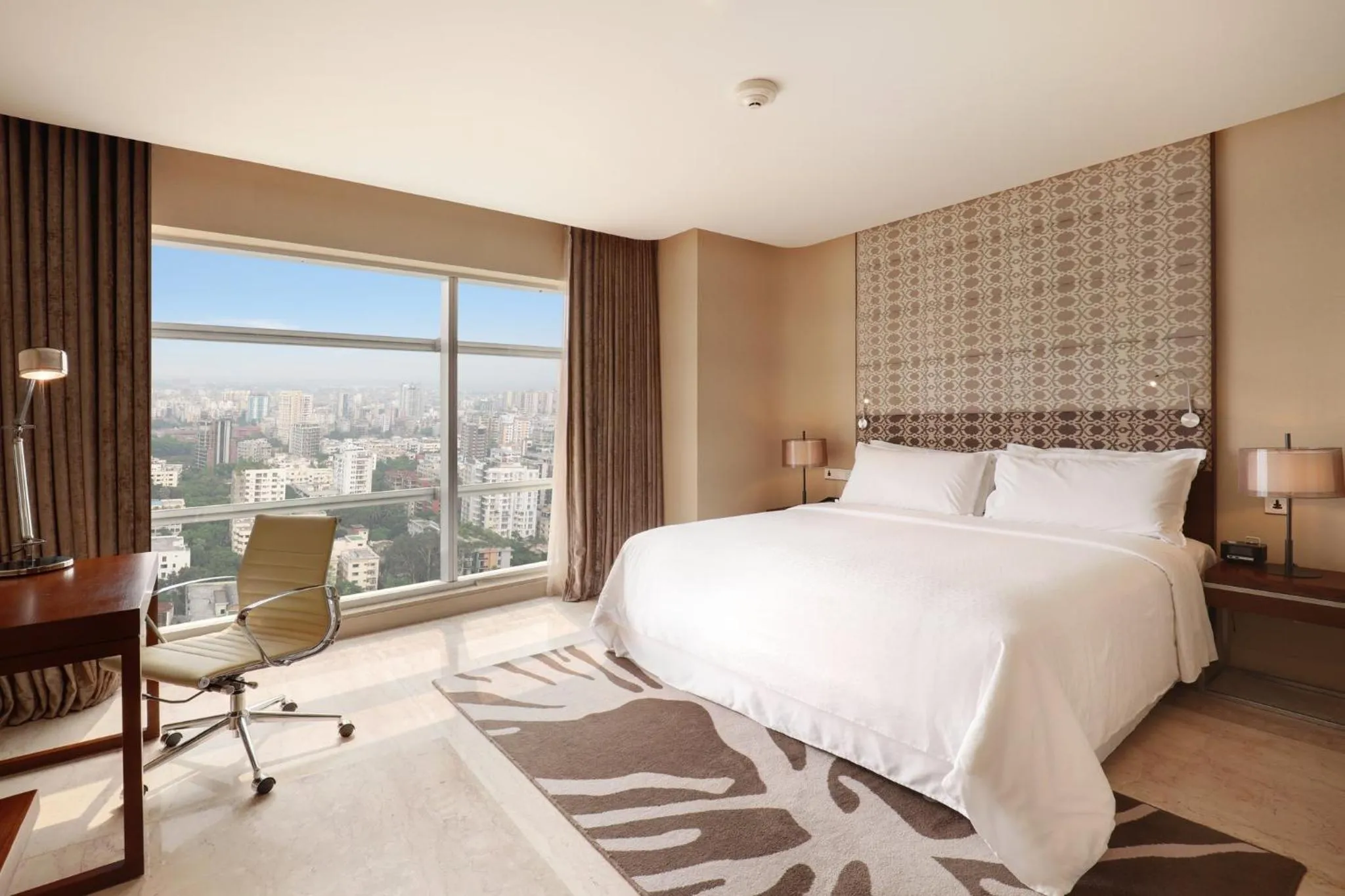 Photo of the whole room, Bed in Crowne Plaza Dhaka Gulshan by IHG