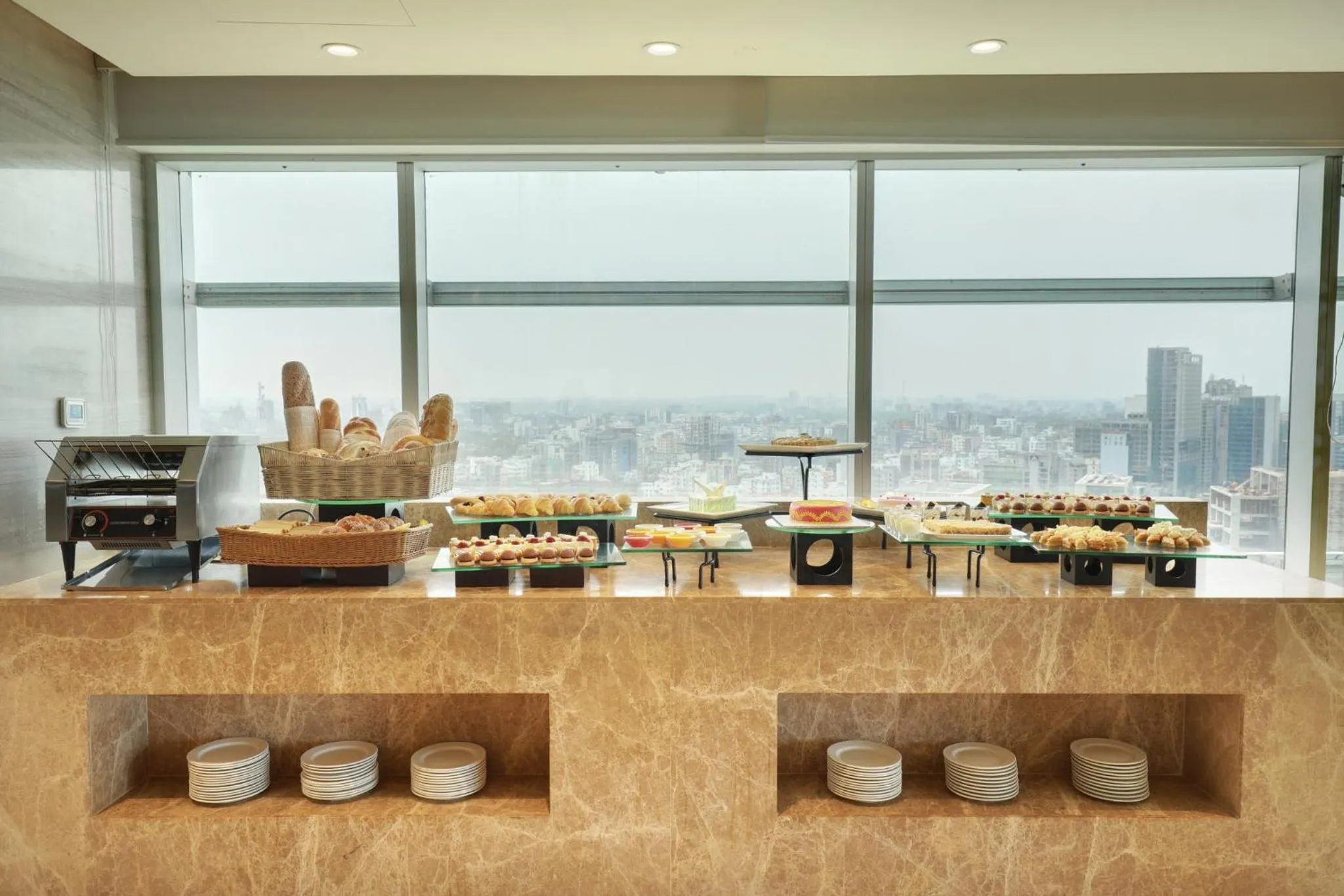 Restaurant/places to eat in Crowne Plaza Dhaka Gulshan by IHG