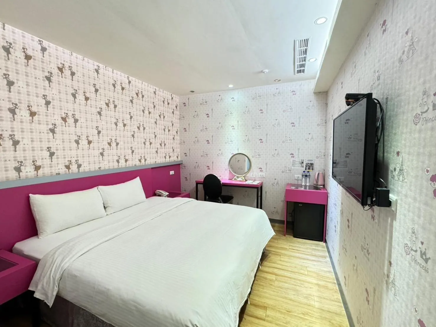 bunk bed, Bed in 191 Hotel