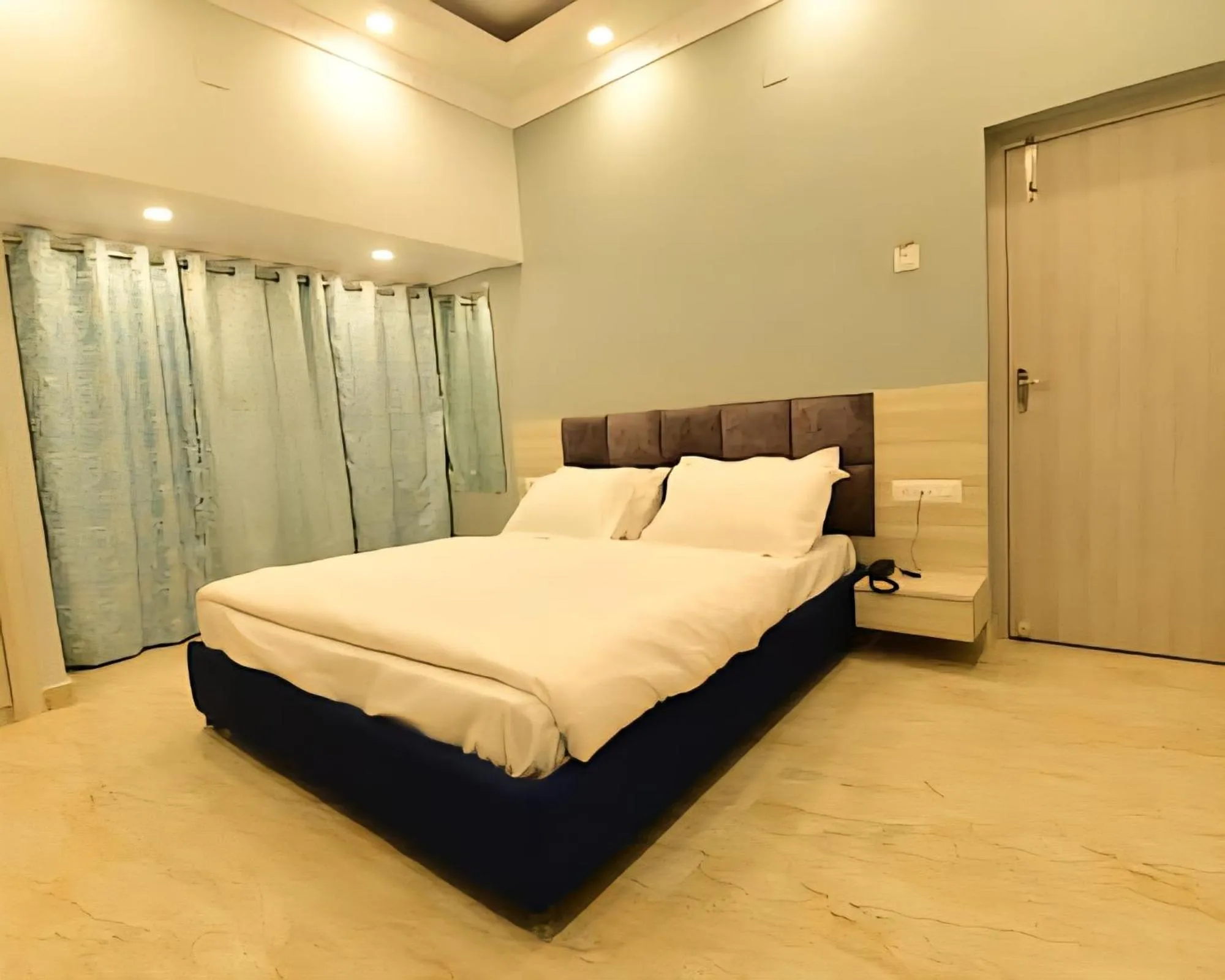 Bed in Hotel The Lake Castle, Ranchi, Jharkhand