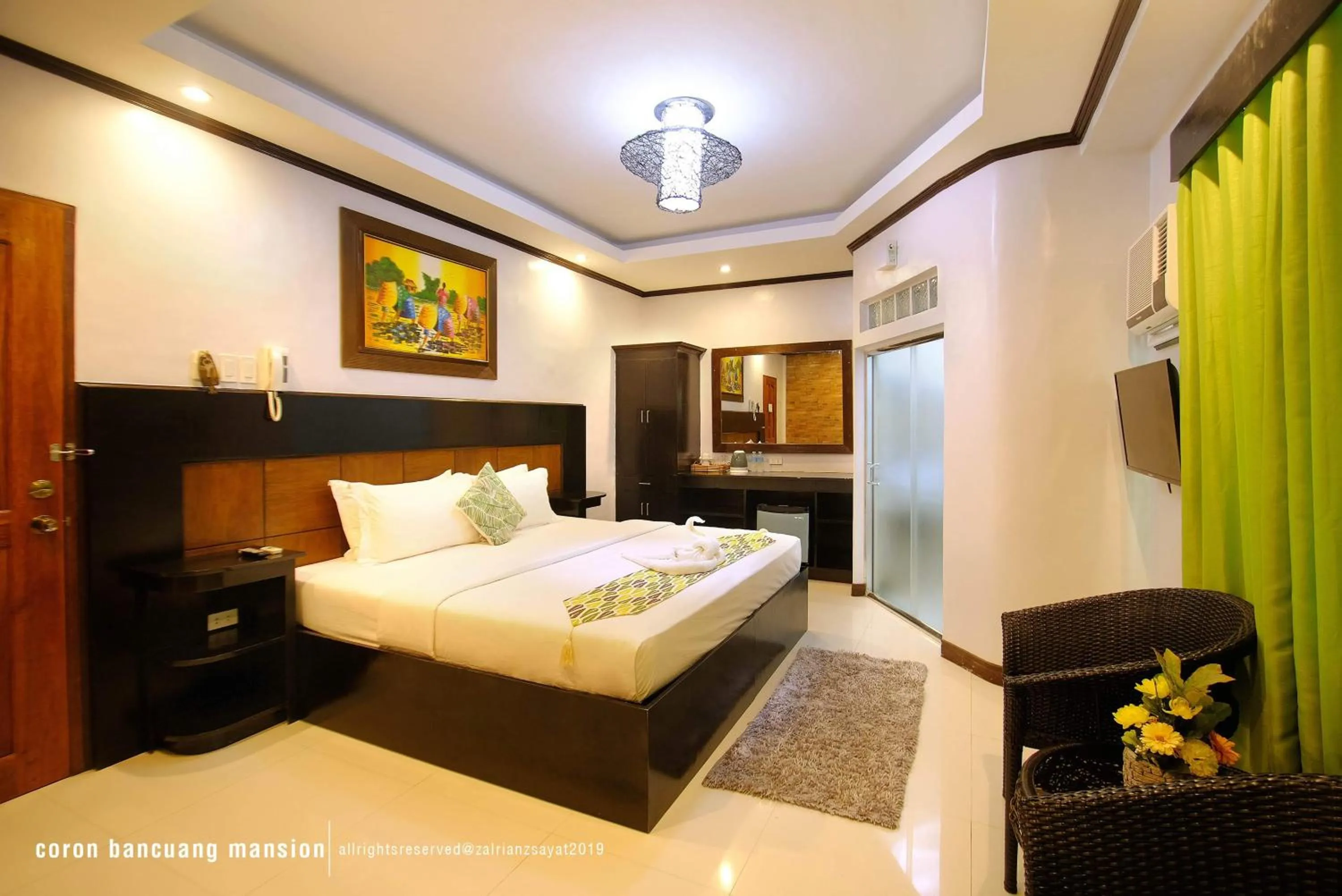 Bed in Coron Bancuang Mansion