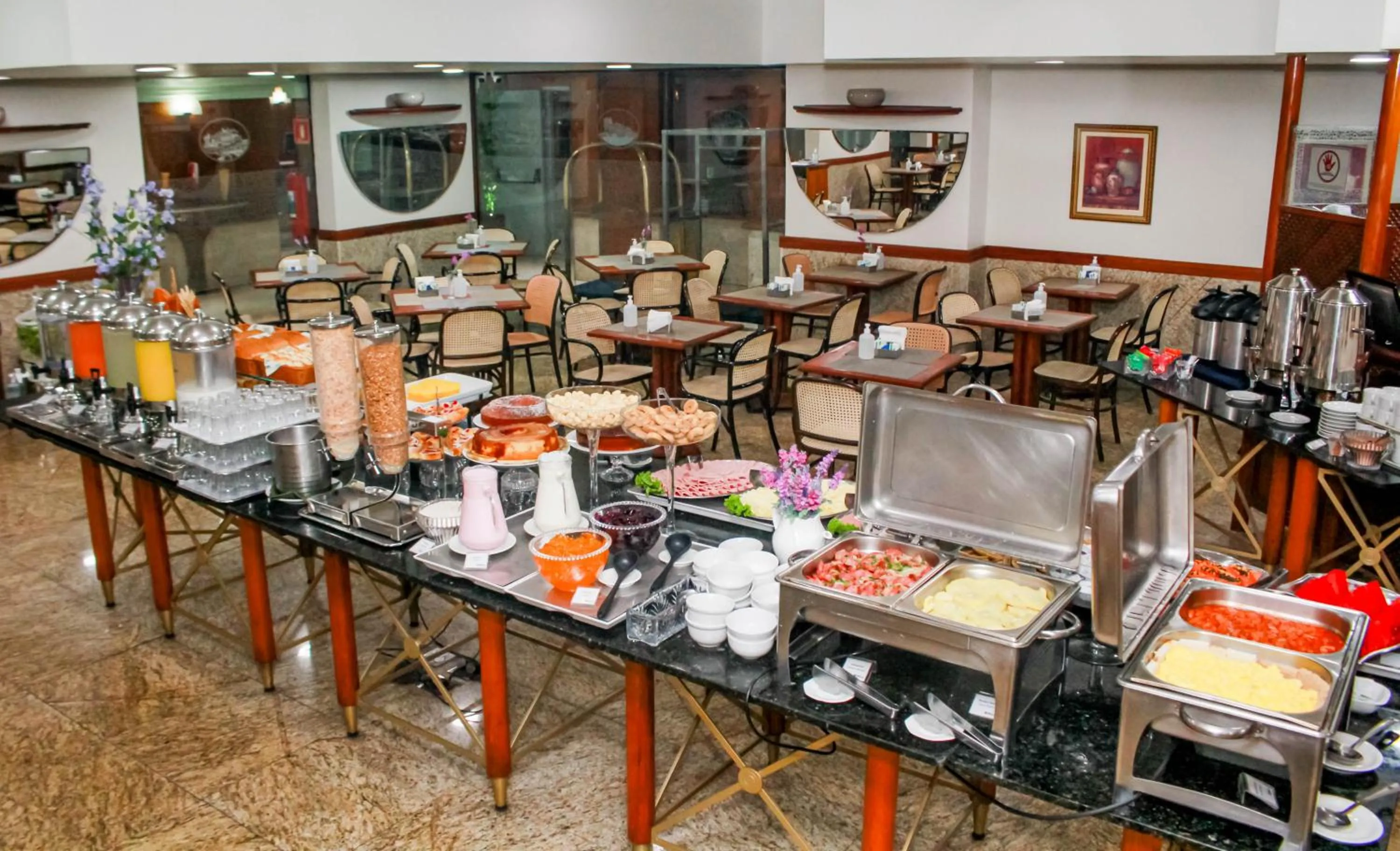 Breakfast in Hotel Dan Inn Planalto São Paulo