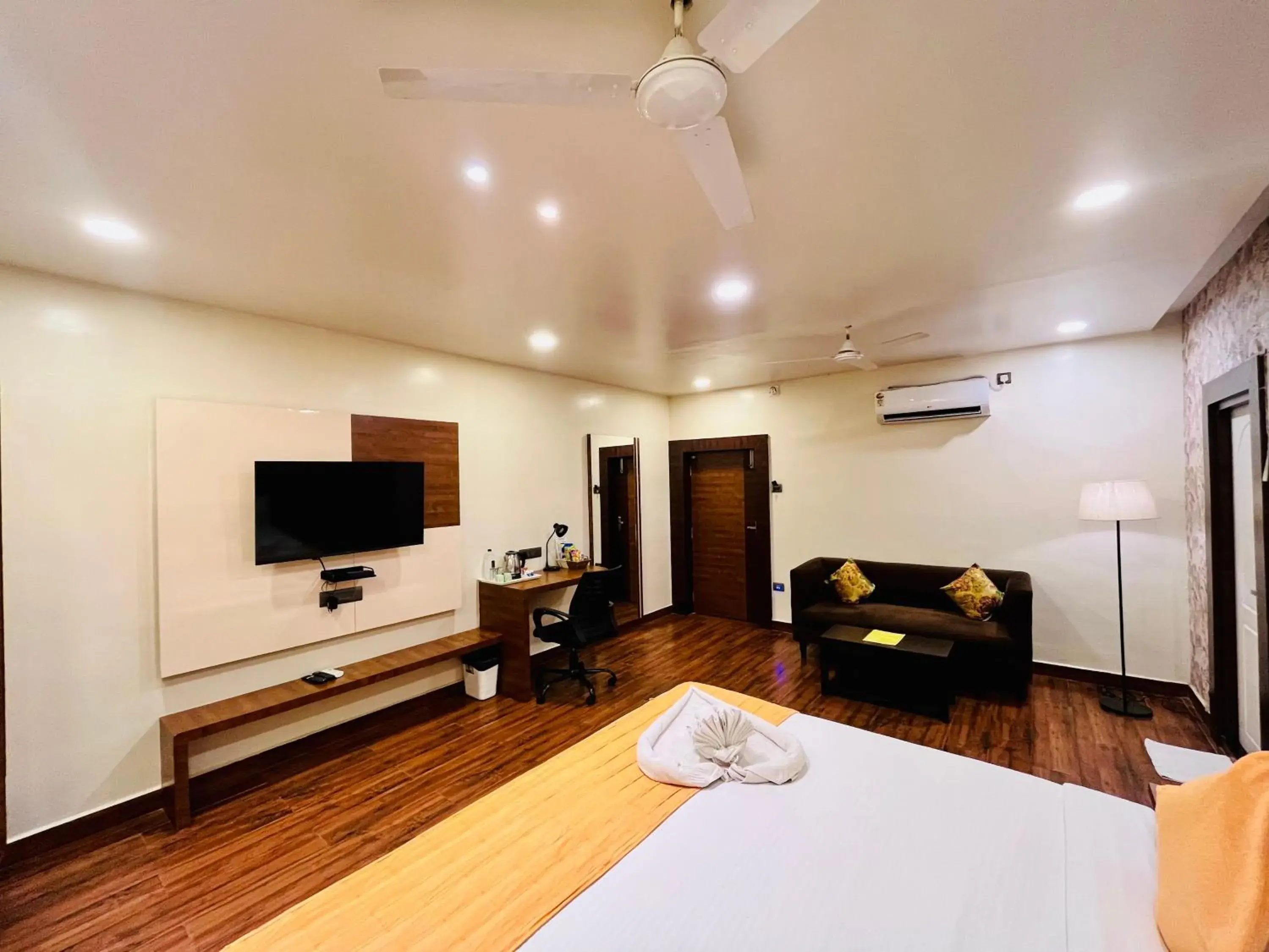 Bed in Shankar Bhavan By Vinayak Hotels Bed in Shankar Bhavan By Vinayak Hotels