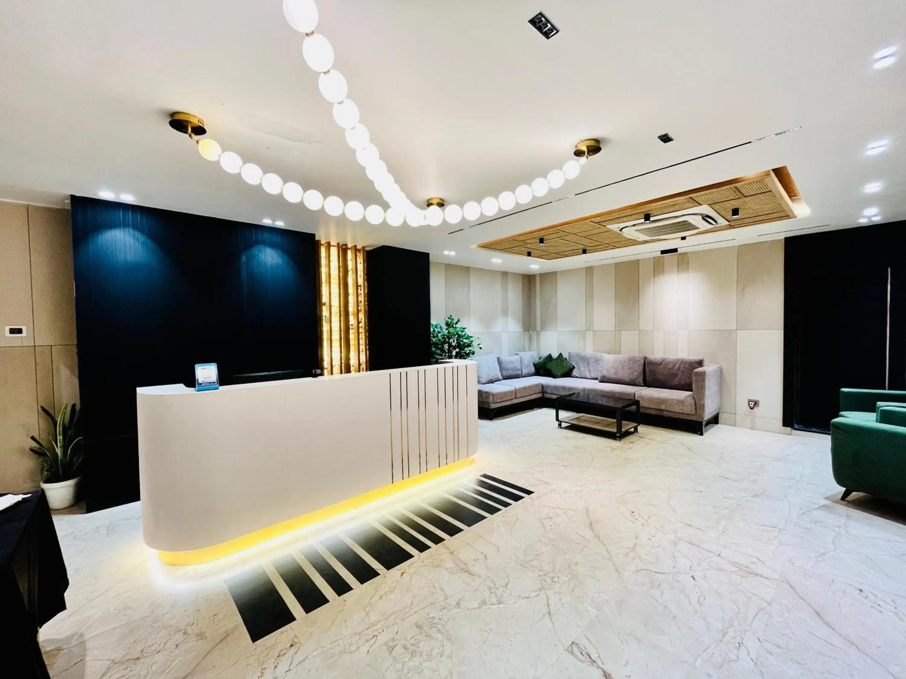 Living room in Shankar Bhavan By Vinayak Hotels Living room in Shankar Bhavan By Vinayak Hotels